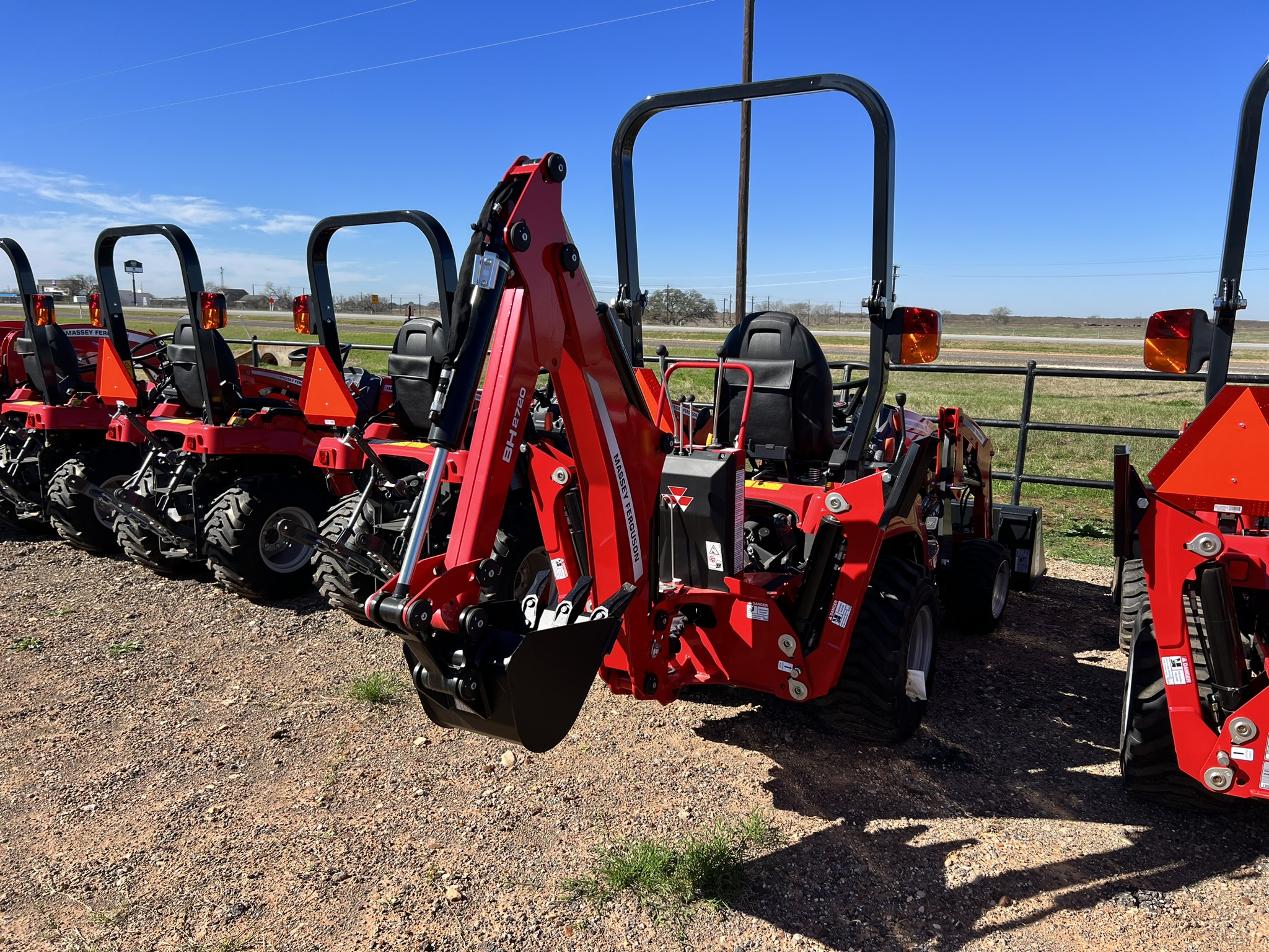2024 Massey Ferguson MF GC1723EB Sub-Compact Tractor - Photo 5