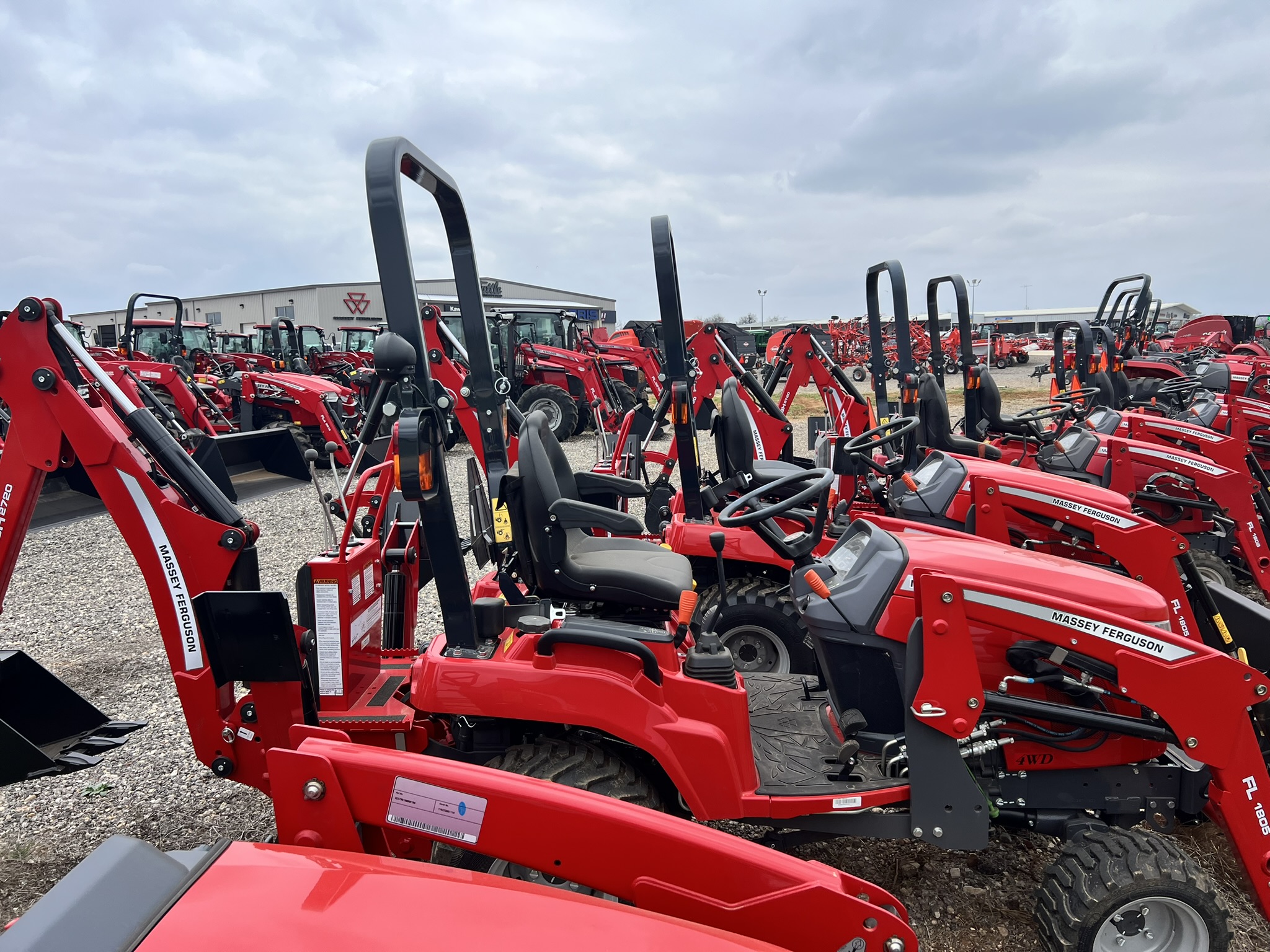 2024 Massey Ferguson GC1700 Series 1725M - Photo 6