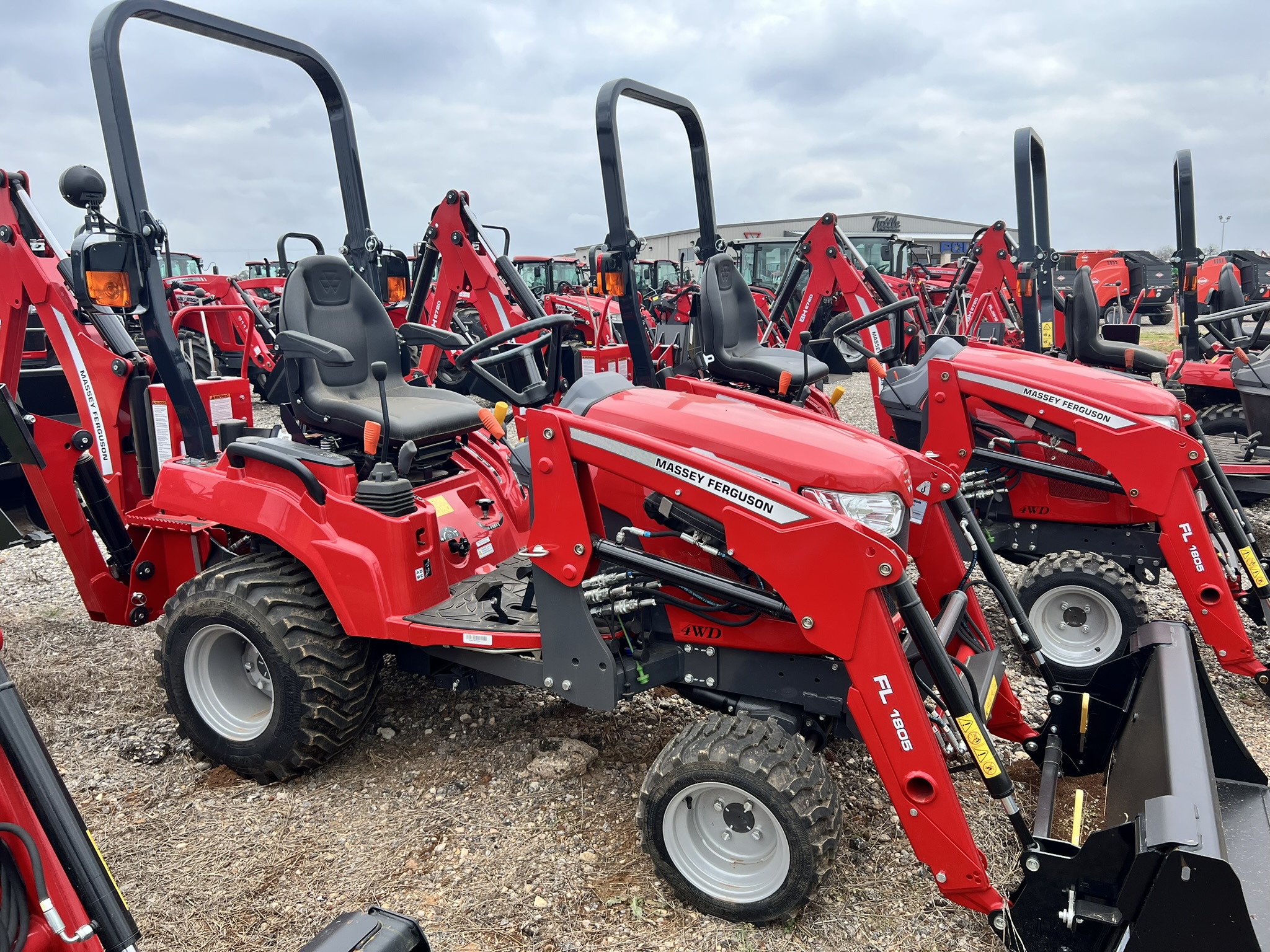 2024 Massey Ferguson GC1700 Series 1725M - Photo 7