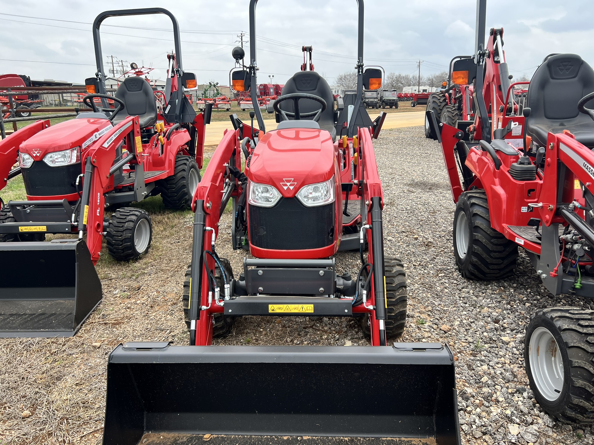2024 Massey Ferguson GC1700 Series 1725M - Photo 8