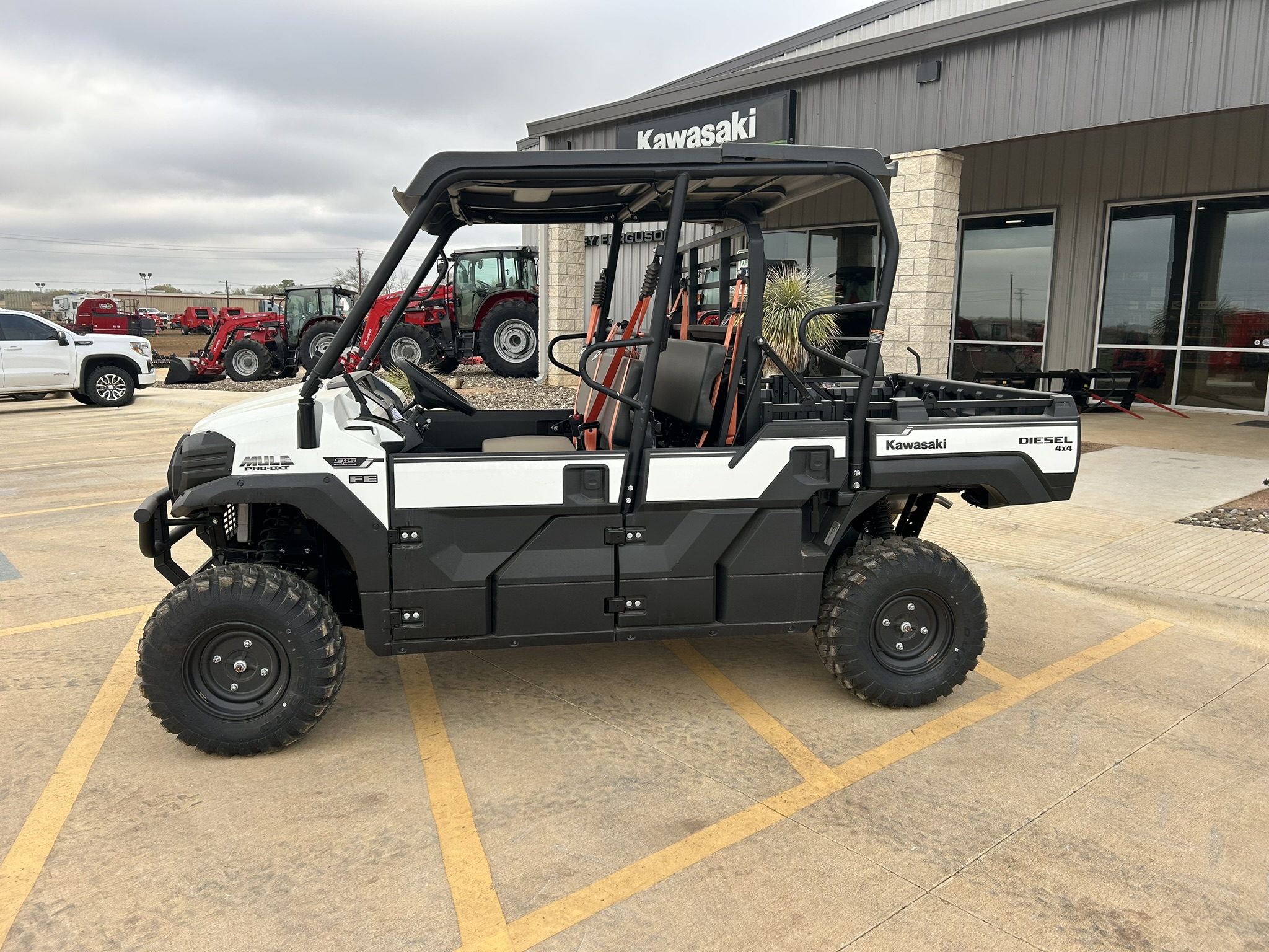2025 Kawasaki Mule™ PRO-DXT™ FE EPS - Photo 3