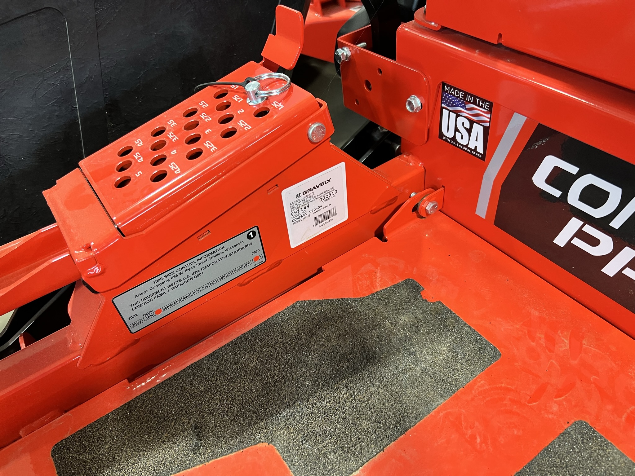 2023 Gravely Compact-Pro® 34" 991144 - Photo 5