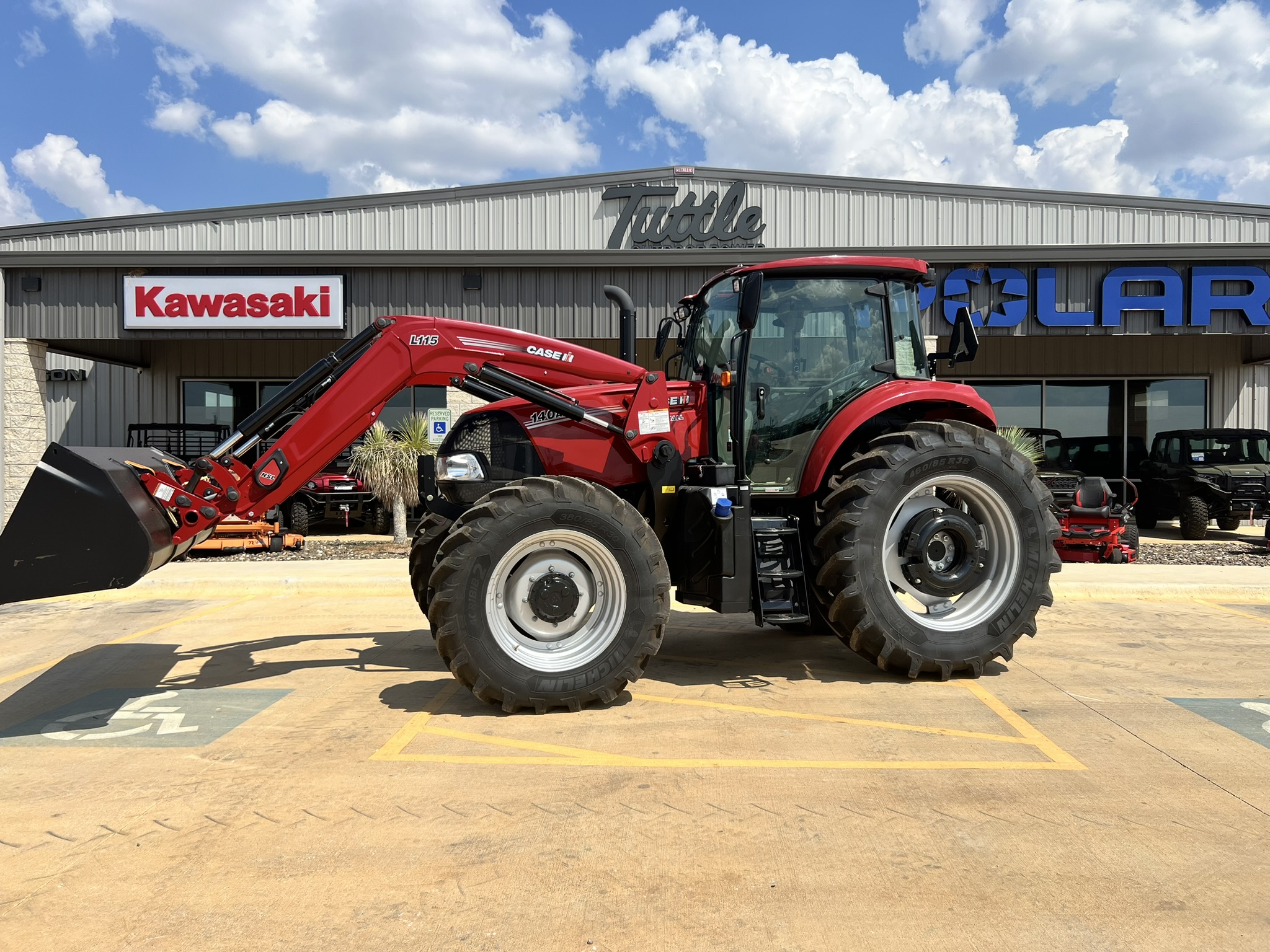 2025 Case IH Farmall 140A Pro