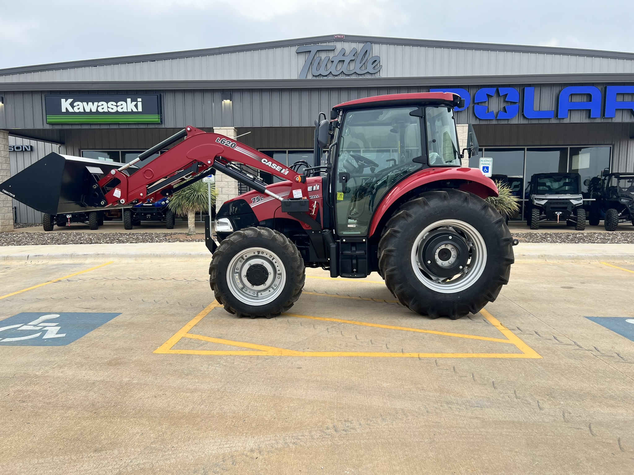 2025 Case IH Farmall® Utility C-Series 75C with Cab