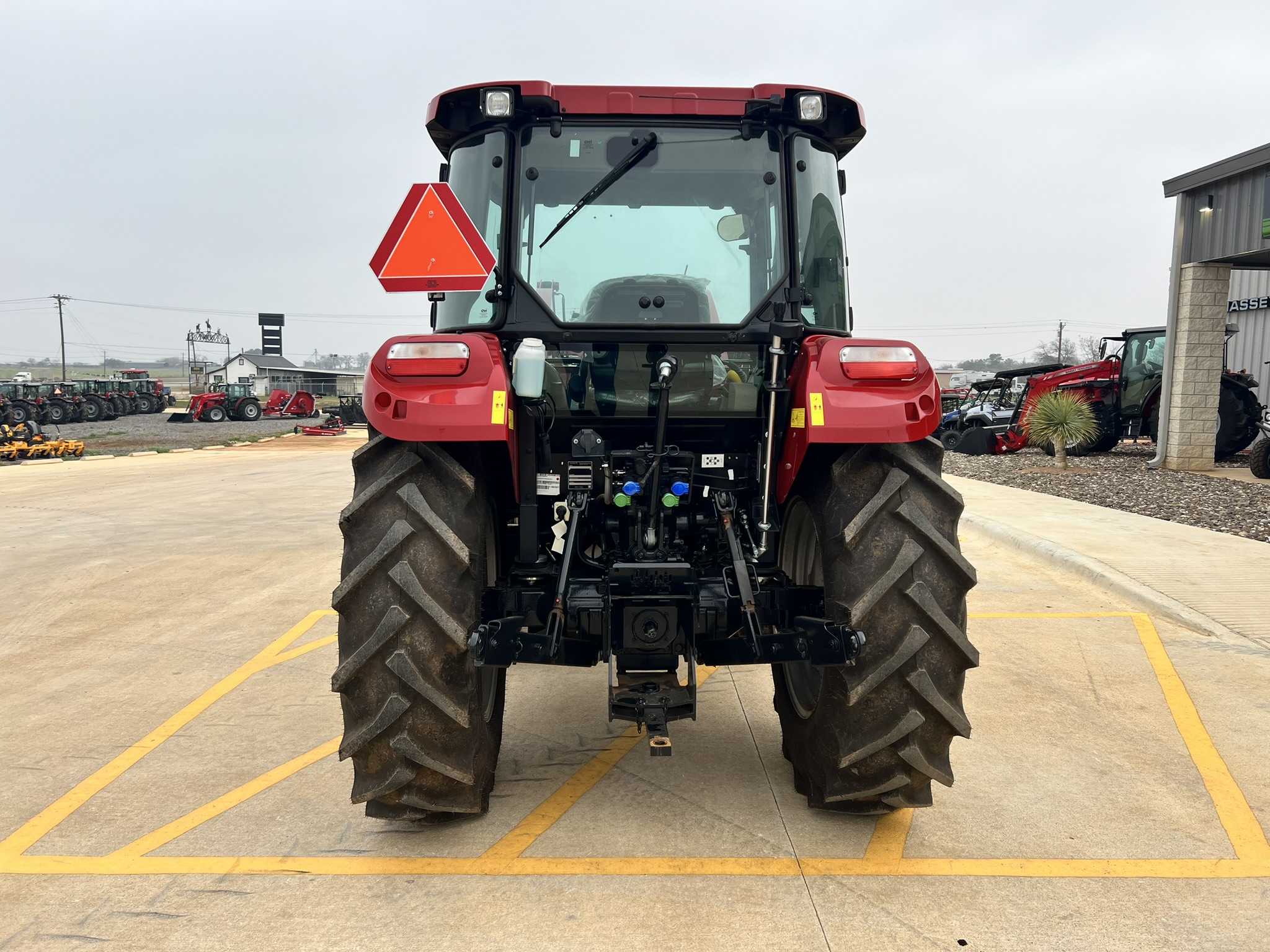 2025 Case IH Farmall® Utility C-Series 75C with Cab - Photo 4