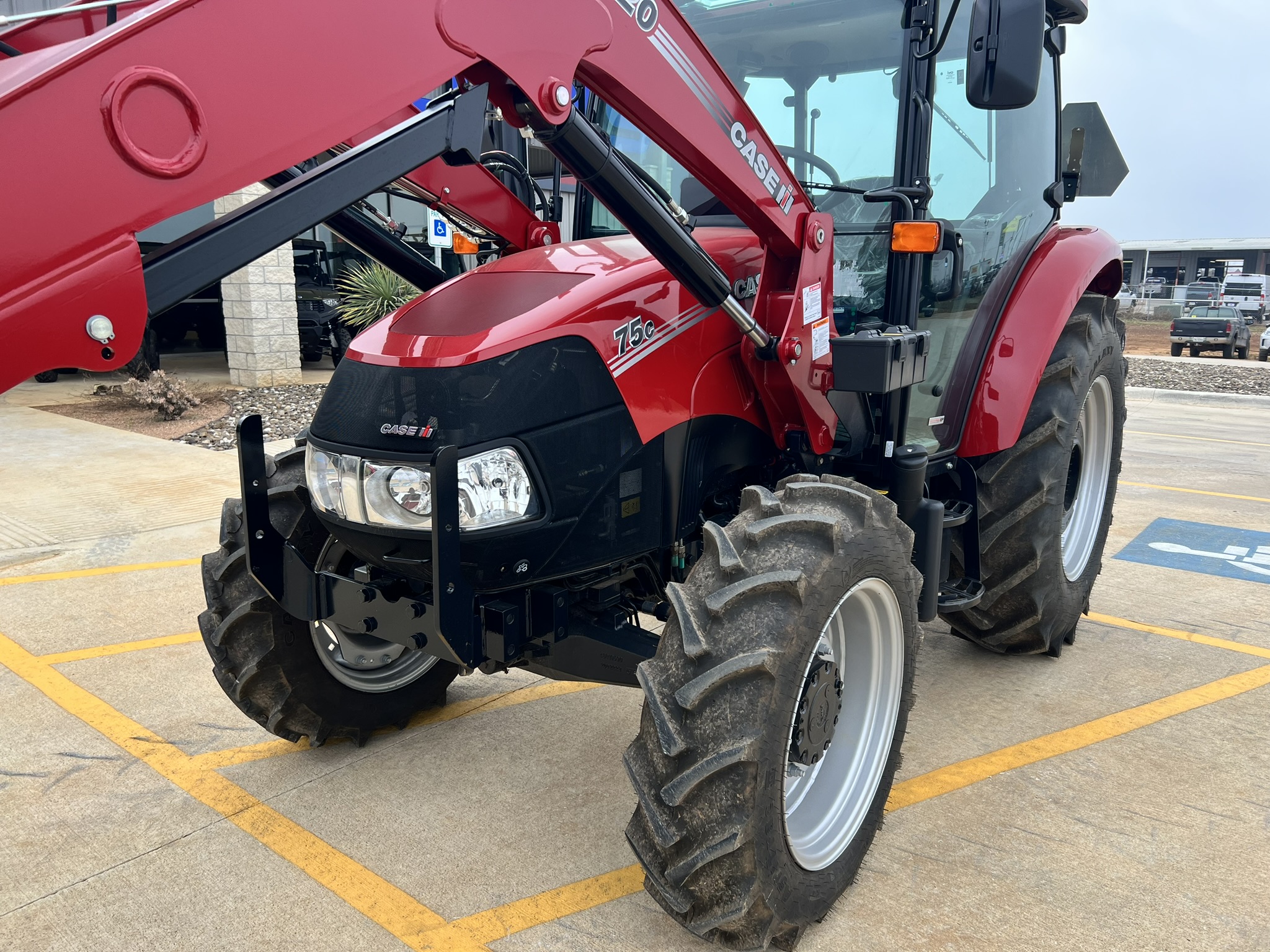 2025 Case IH Farmall® Utility C-Series 75C with Cab - Photo 8