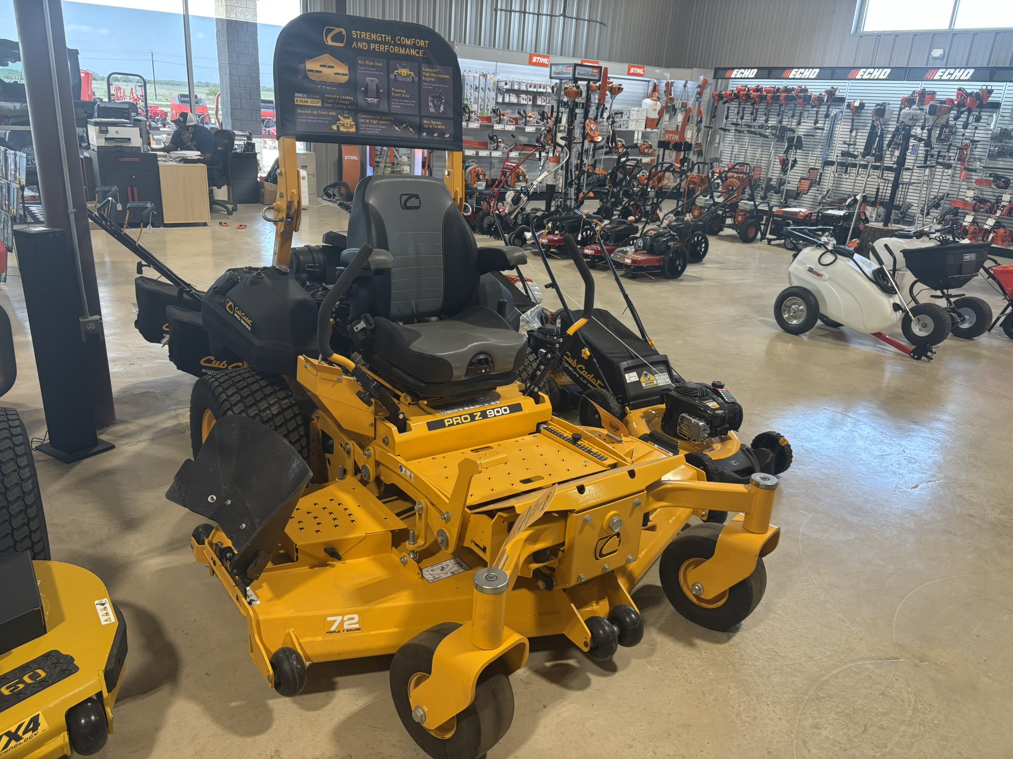 2024 Cub Cadet PRO Z 972 L EFI - Photo 8