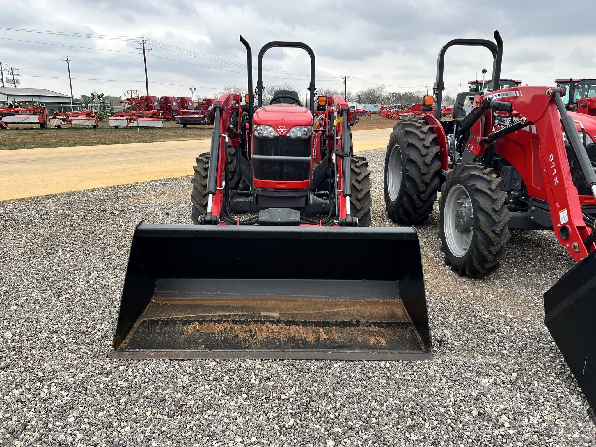 2024 Massey Ferguson 2600H Series 2607H 4WD - Photo 2
