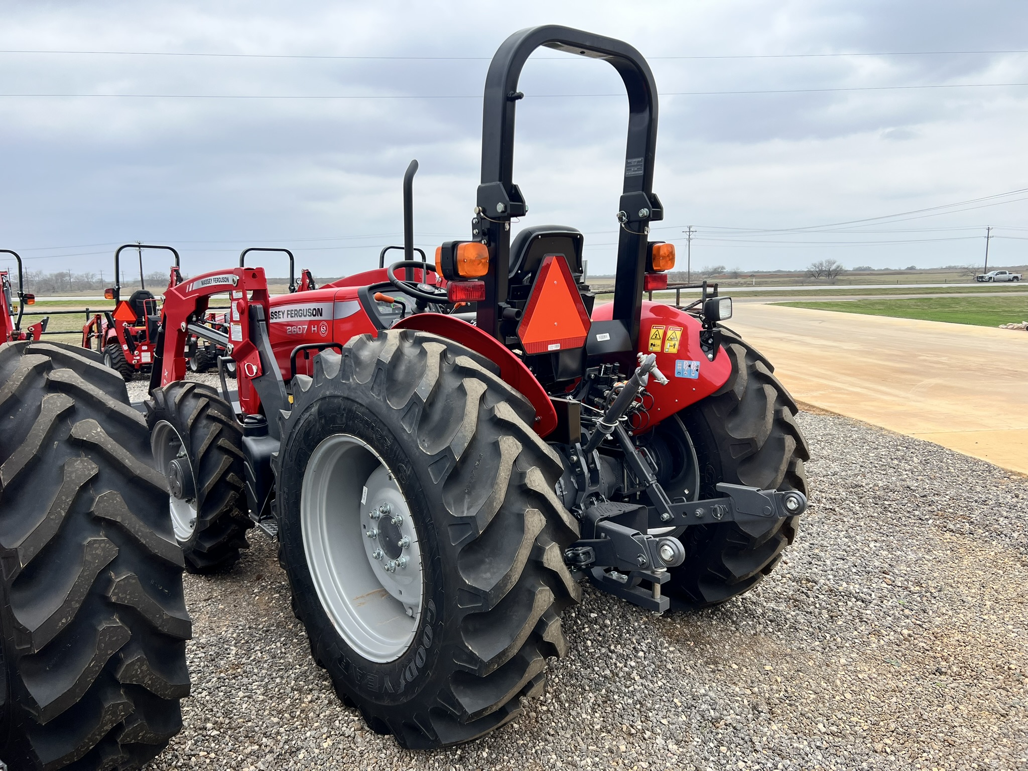 2024 Massey Ferguson 2600H Series 2607H 4WD - Photo 4
