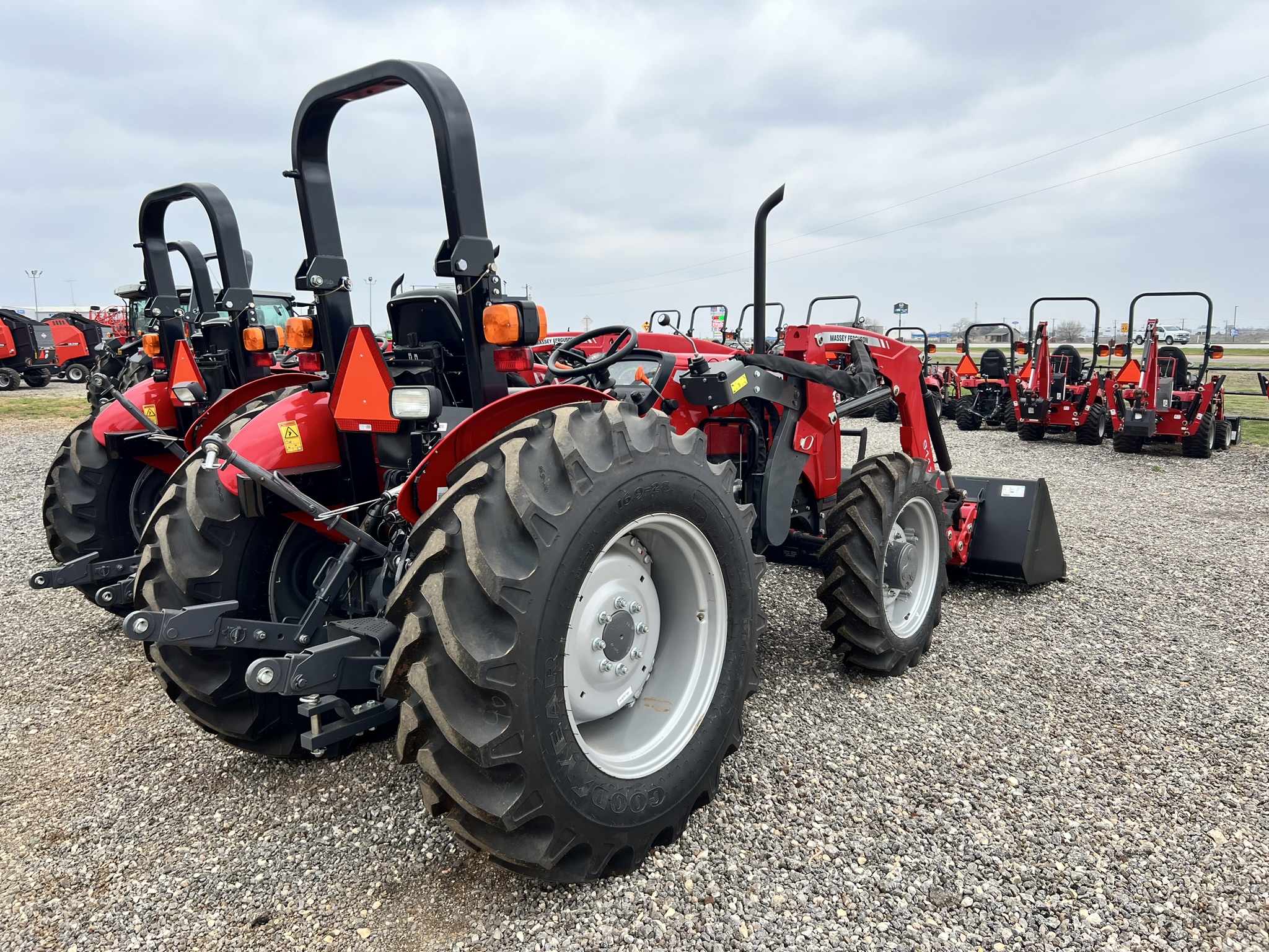 2024 Massey Ferguson 2600H Series 2607H 4WD - Photo 6
