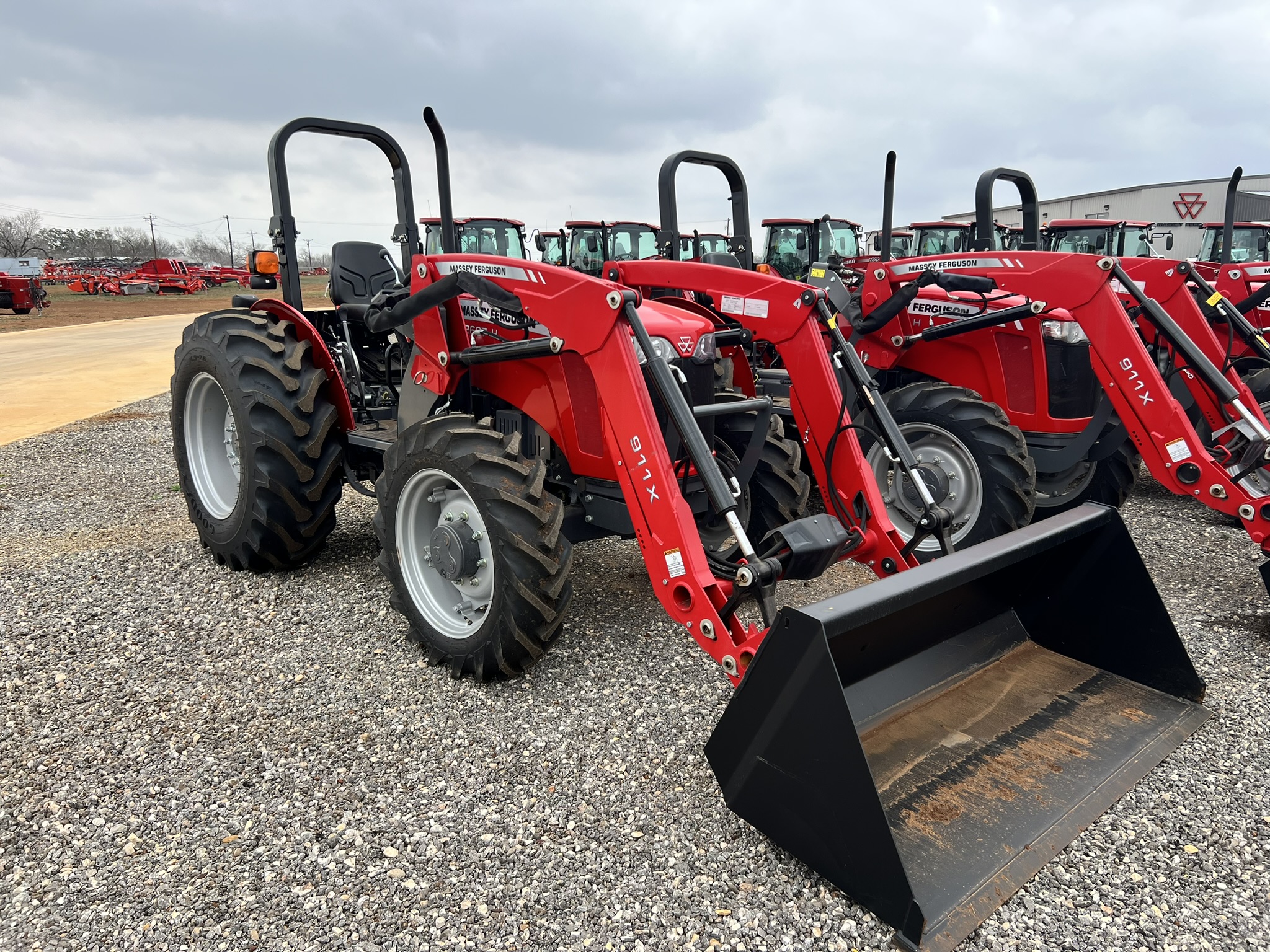 2024 Massey Ferguson 2600H Series 2607H 4WD - Photo 8