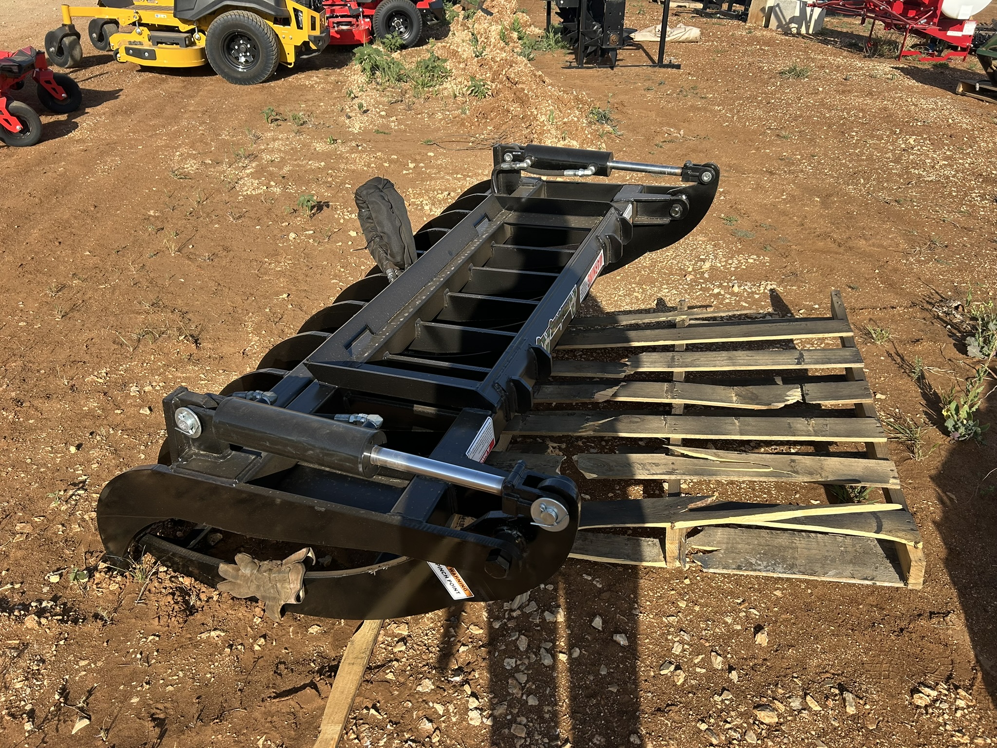 2025 Armstrong Ag BGR72-11-SKID Brush Grapple with Skid - Photo 7