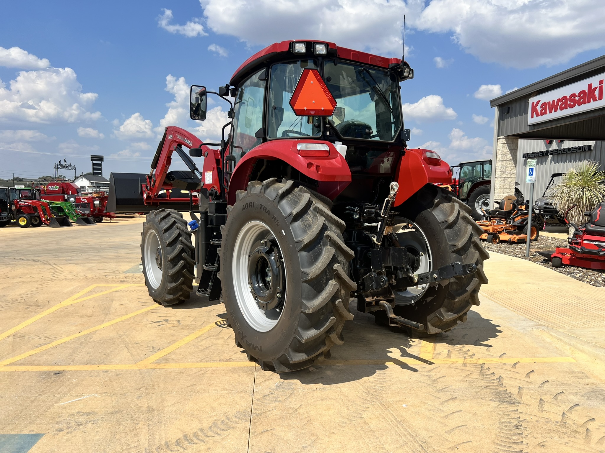 2025 Case IH Farmall 110A Cab - Photo 3