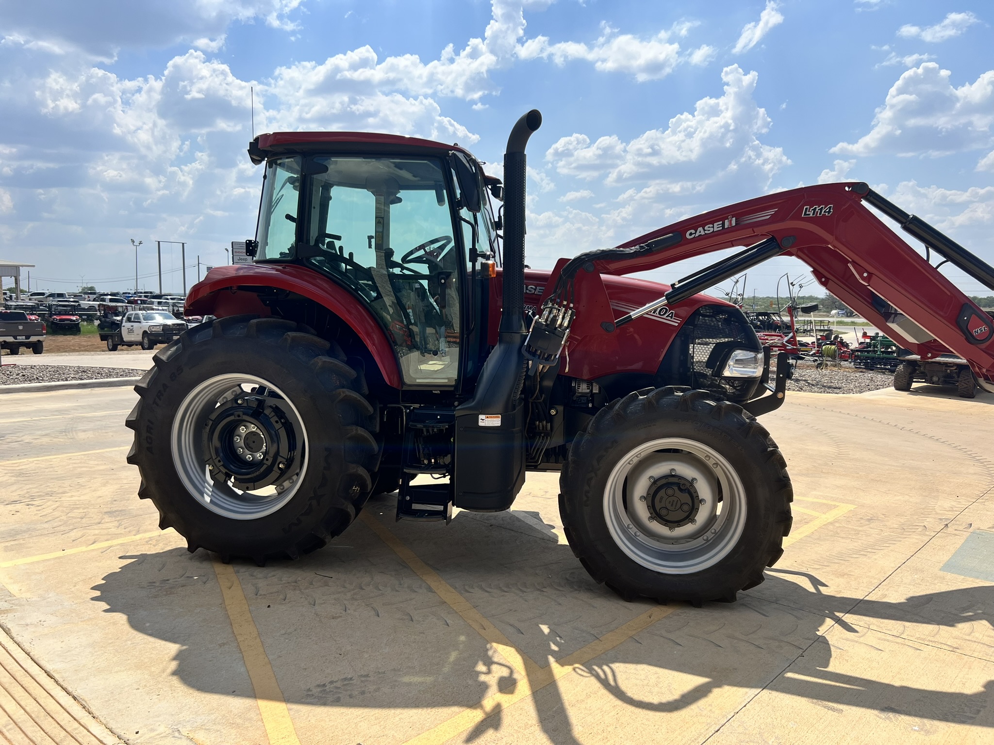 2025 Case IH Farmall 110A Cab - Photo 6