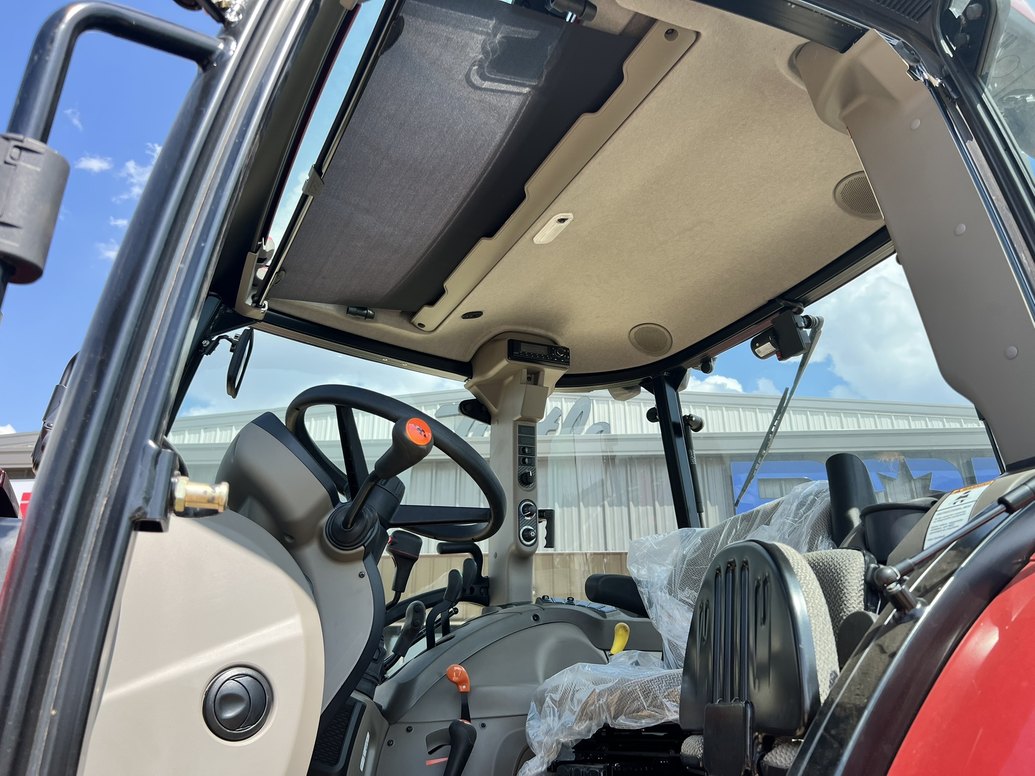 2025 Case IH Farmall 110A Cab - Photo 8