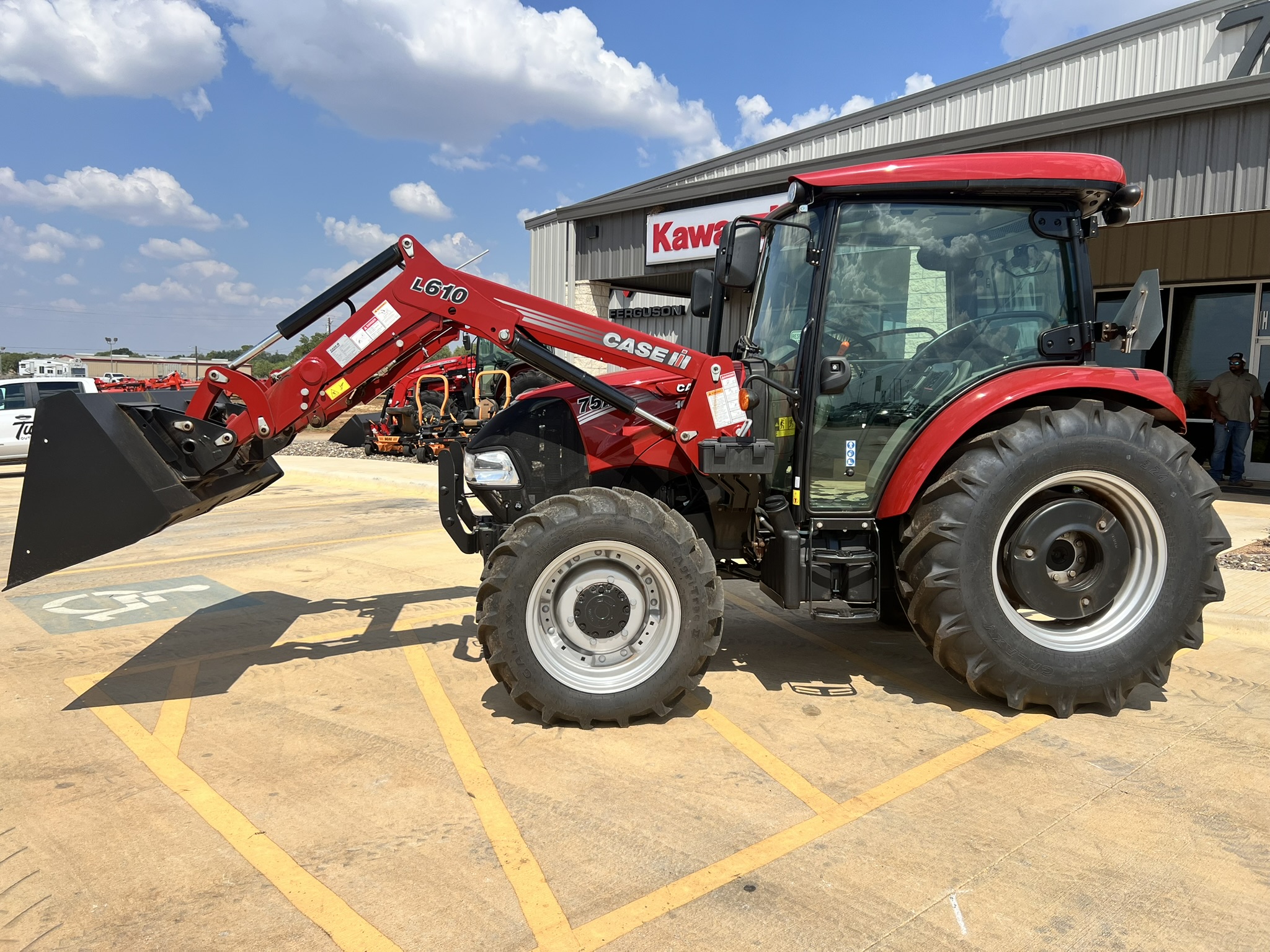 2025 Case IH Farmall® Utility A-Series 75A 4WD with Cab - Photo 2