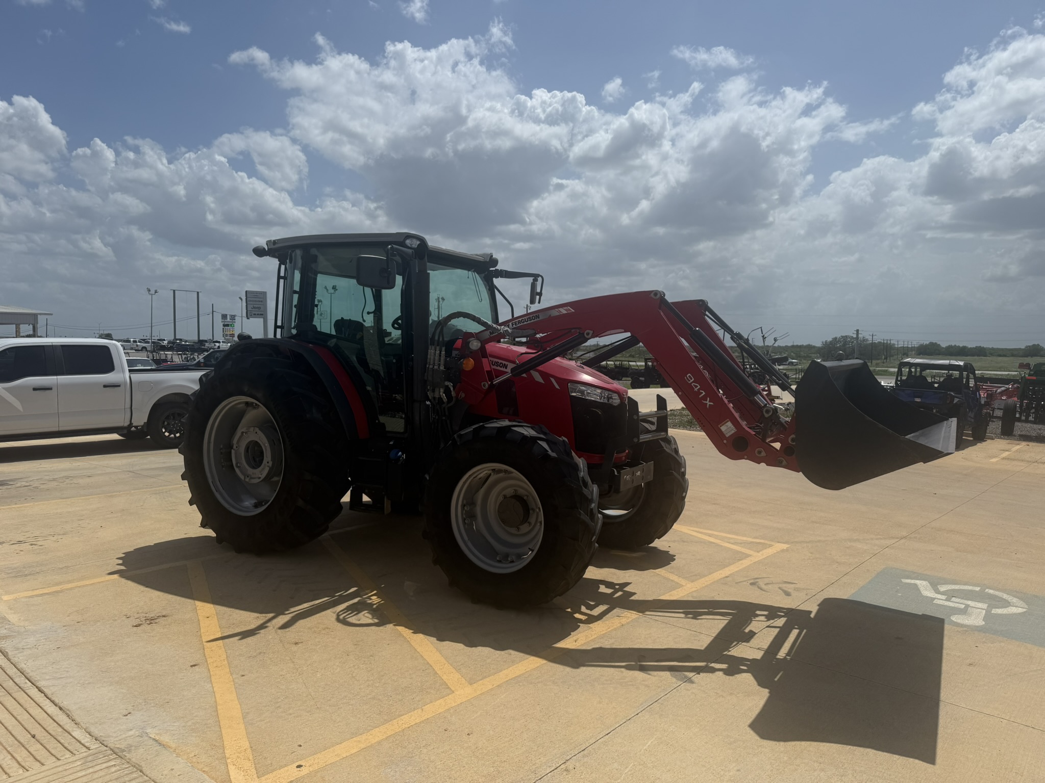 2018 Massey Ferguson 6713 - Photo 3