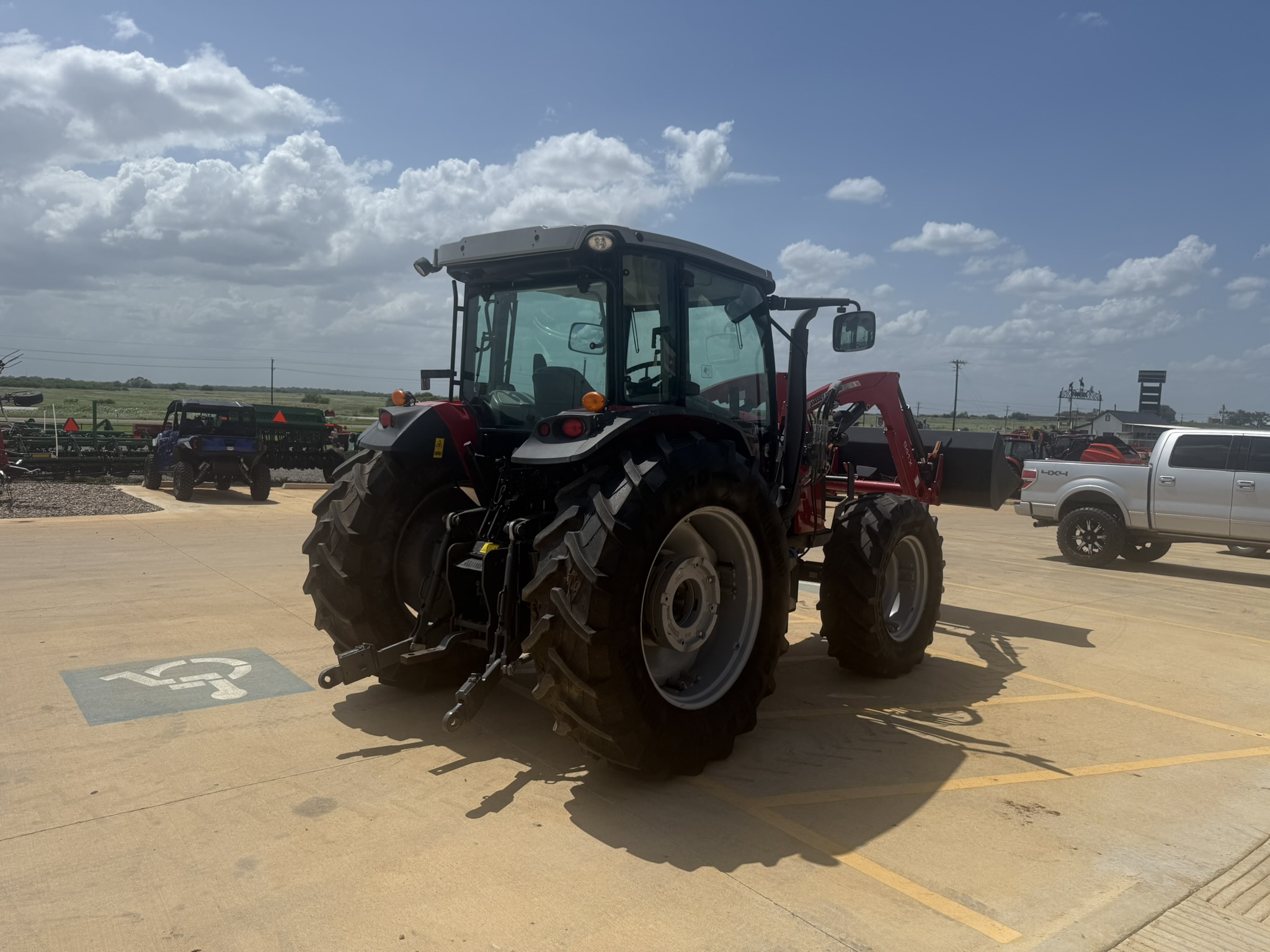 2018 Massey Ferguson 6713 - Photo 4