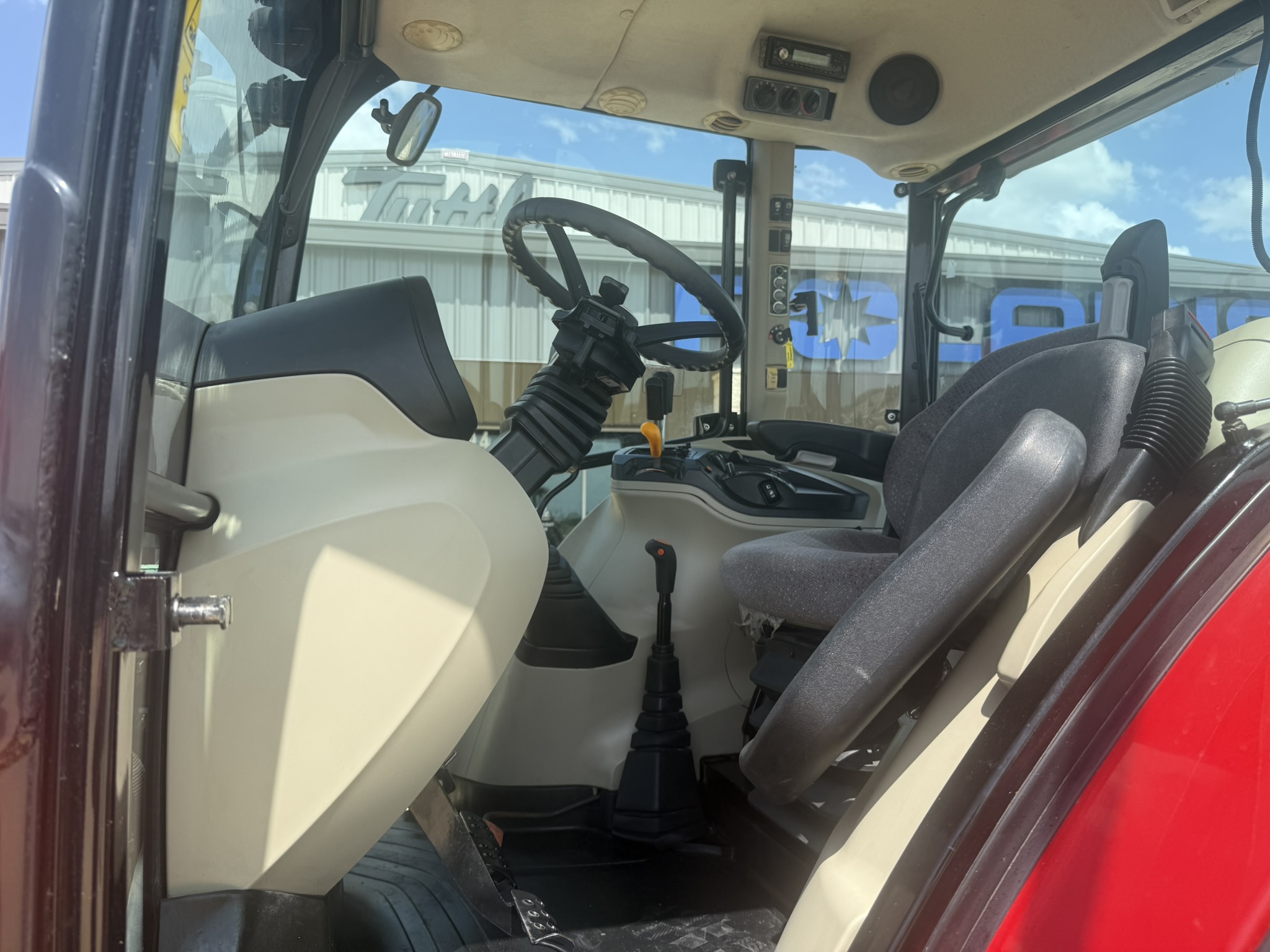 2018 Massey Ferguson 6713 - Photo 7