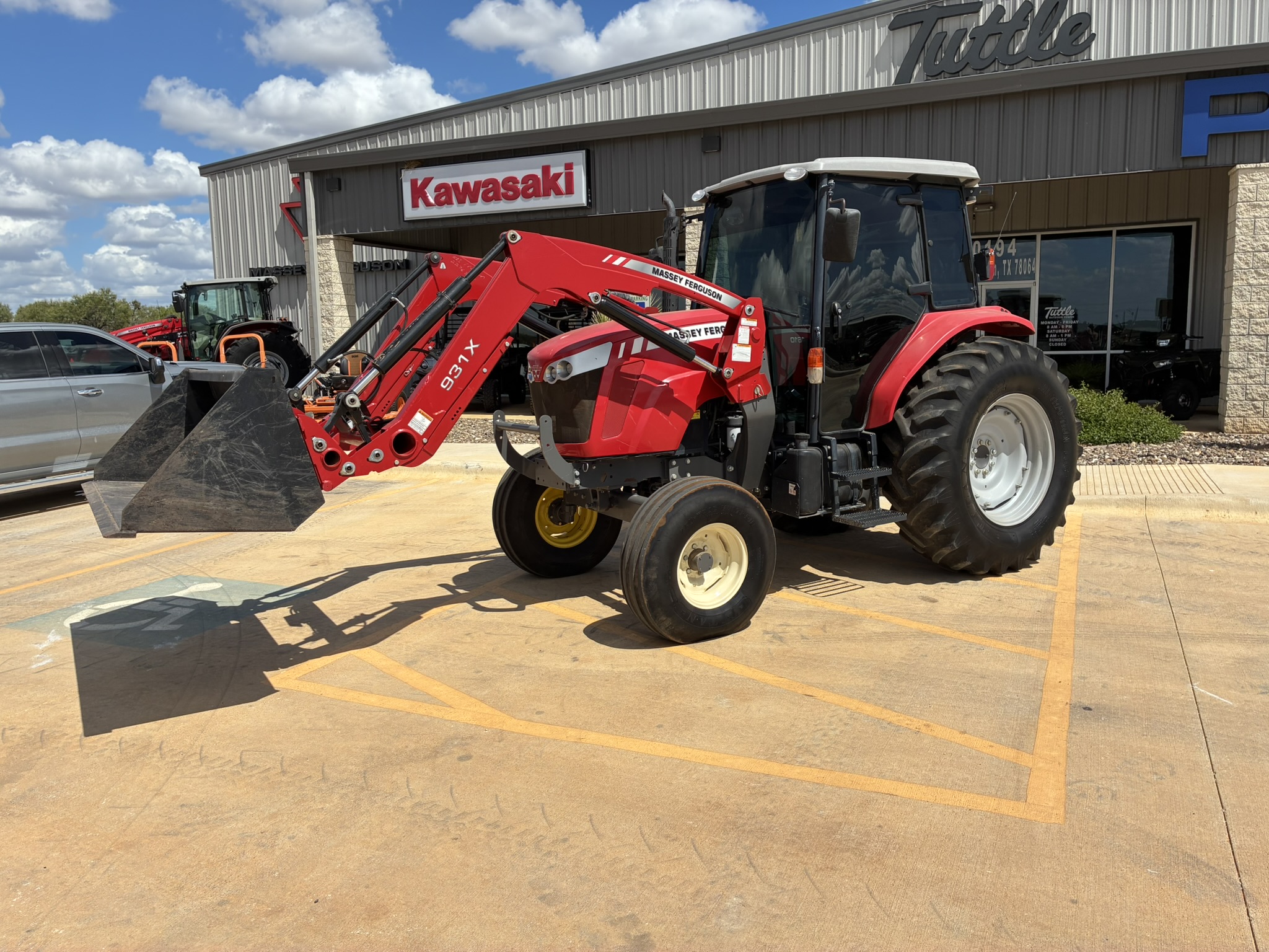 2014 Massey Ferguson 4600 Series Utility MF 4610 - 80 PTO HP