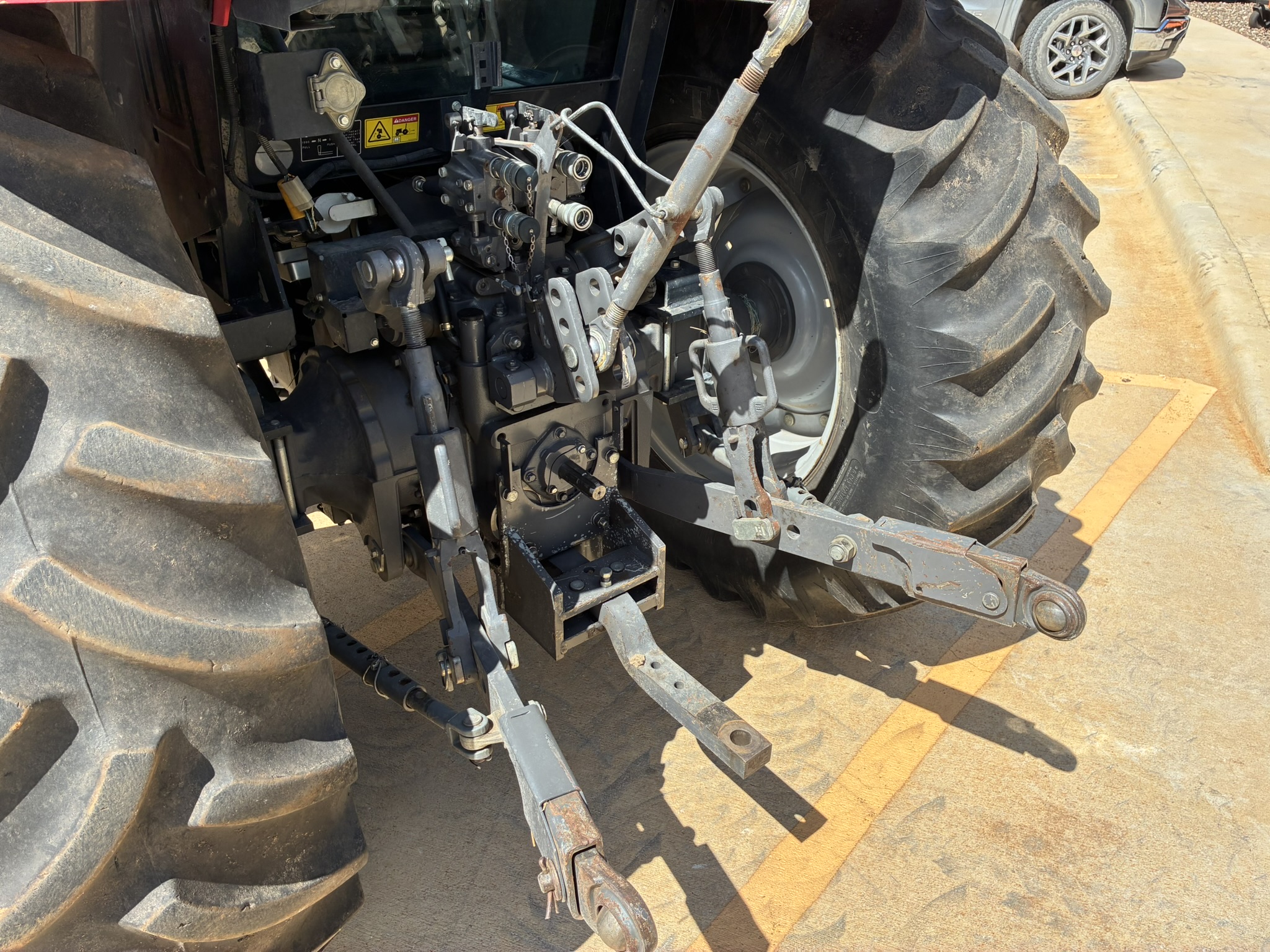 2014 Massey Ferguson 4600 Series Utility MF 4610 - 80 PTO HP - Photo 3