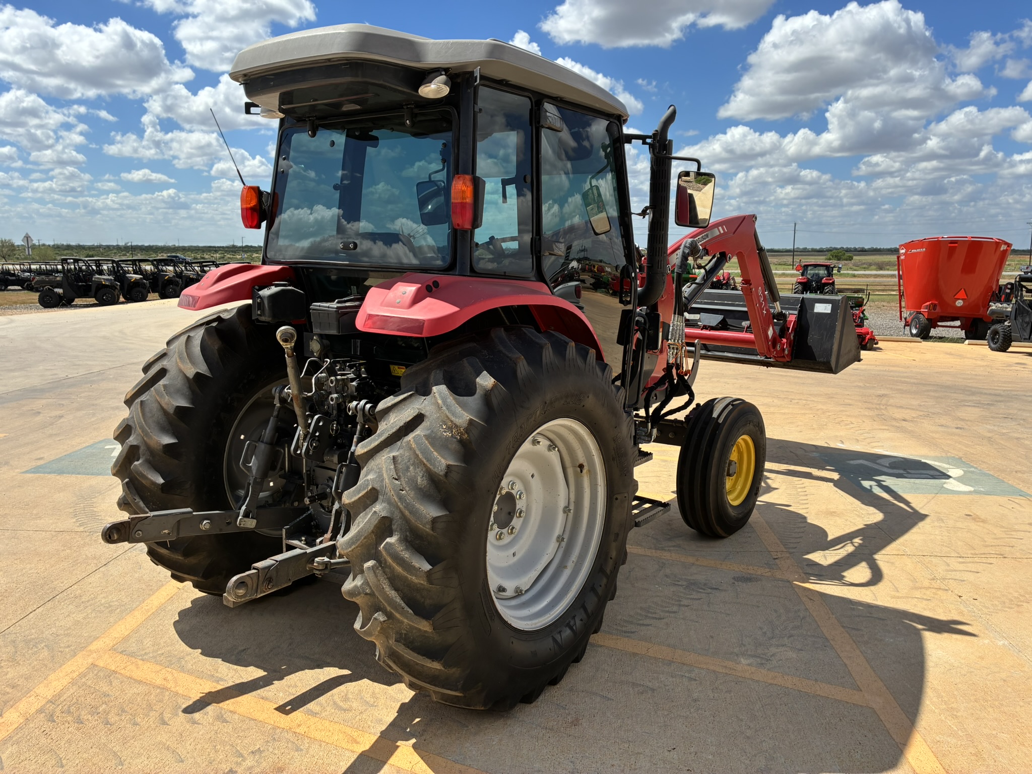 2014 Massey Ferguson 4600 Series Utility MF 4610 - 80 PTO HP - Photo 4
