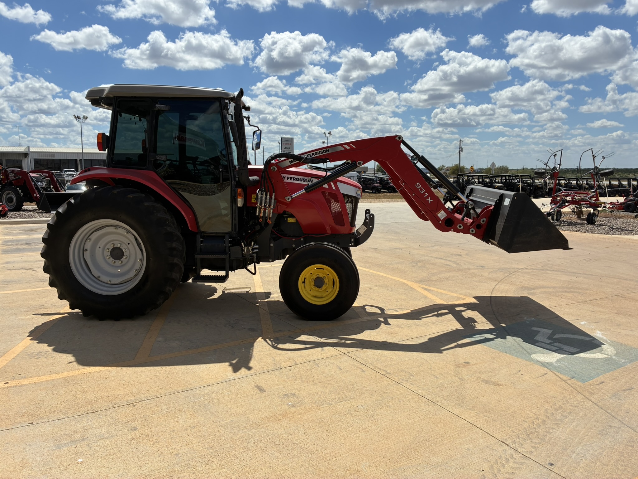 2014 Massey Ferguson 4600 Series Utility MF 4610 - 80 PTO HP - Photo 5
