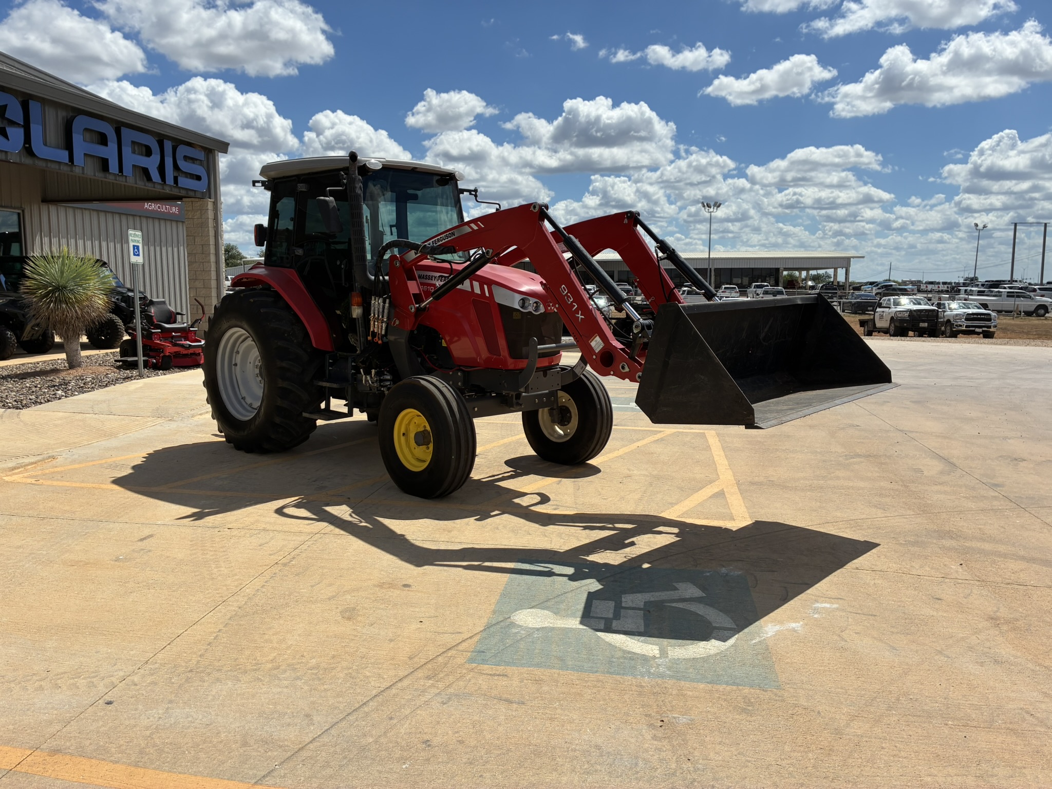 2014 Massey Ferguson 4600 Series Utility MF 4610 - 80 PTO HP - Photo 6