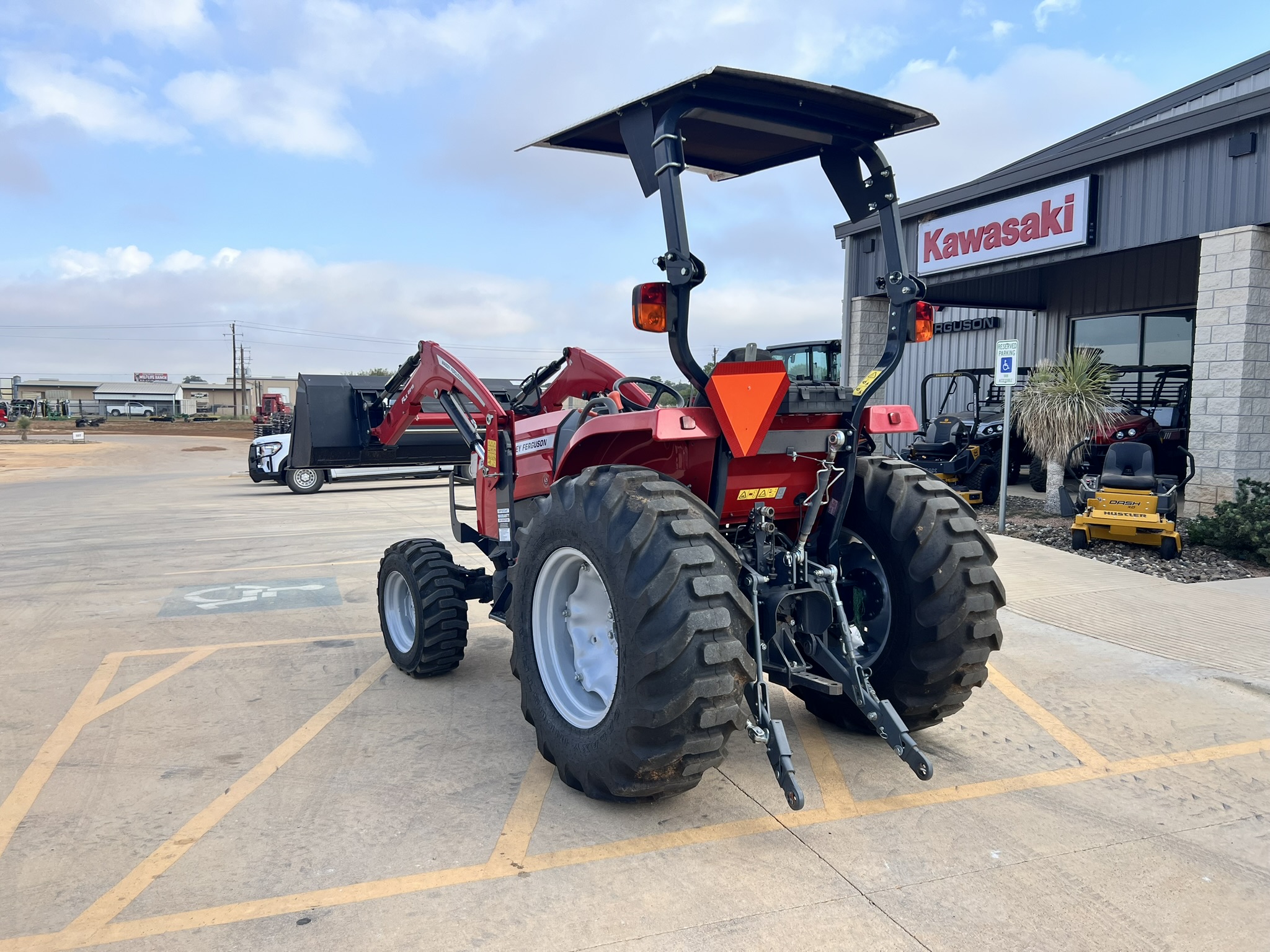 2023 Massey Ferguson E Series 2850E - Photo 3