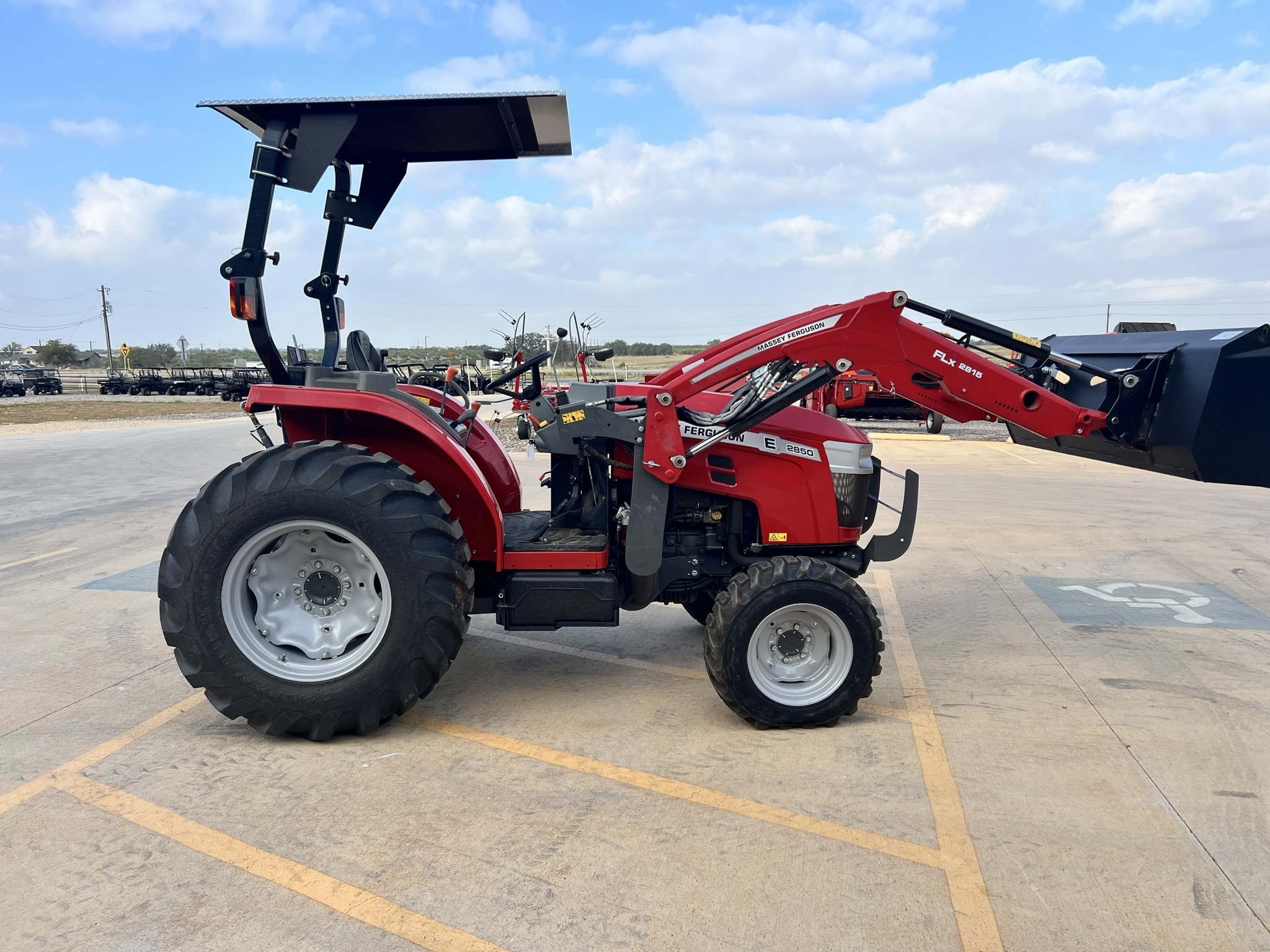 2023 Massey Ferguson E Series 2850E - Photo 6