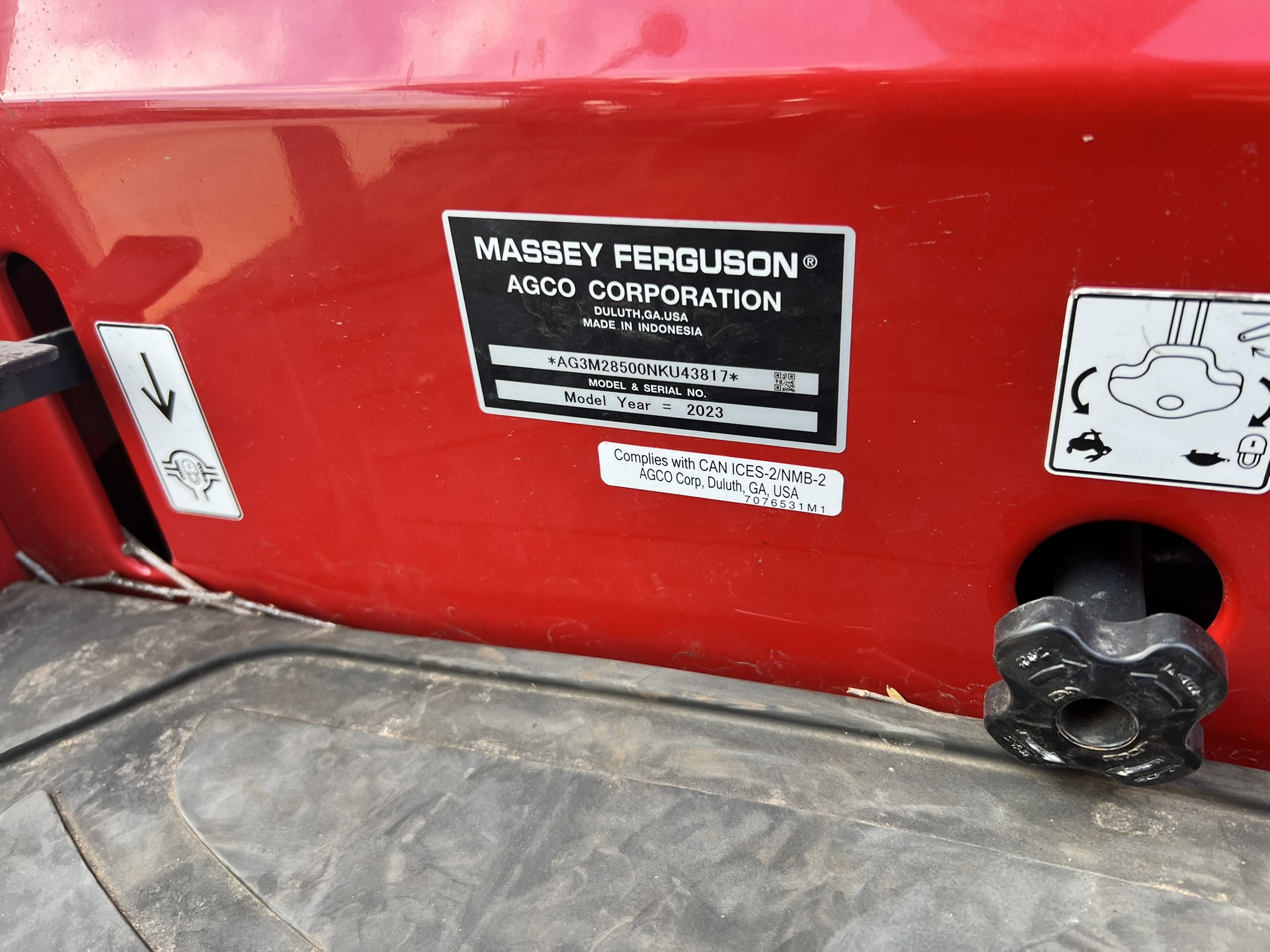 2023 Massey Ferguson E Series 2850E - Photo 10