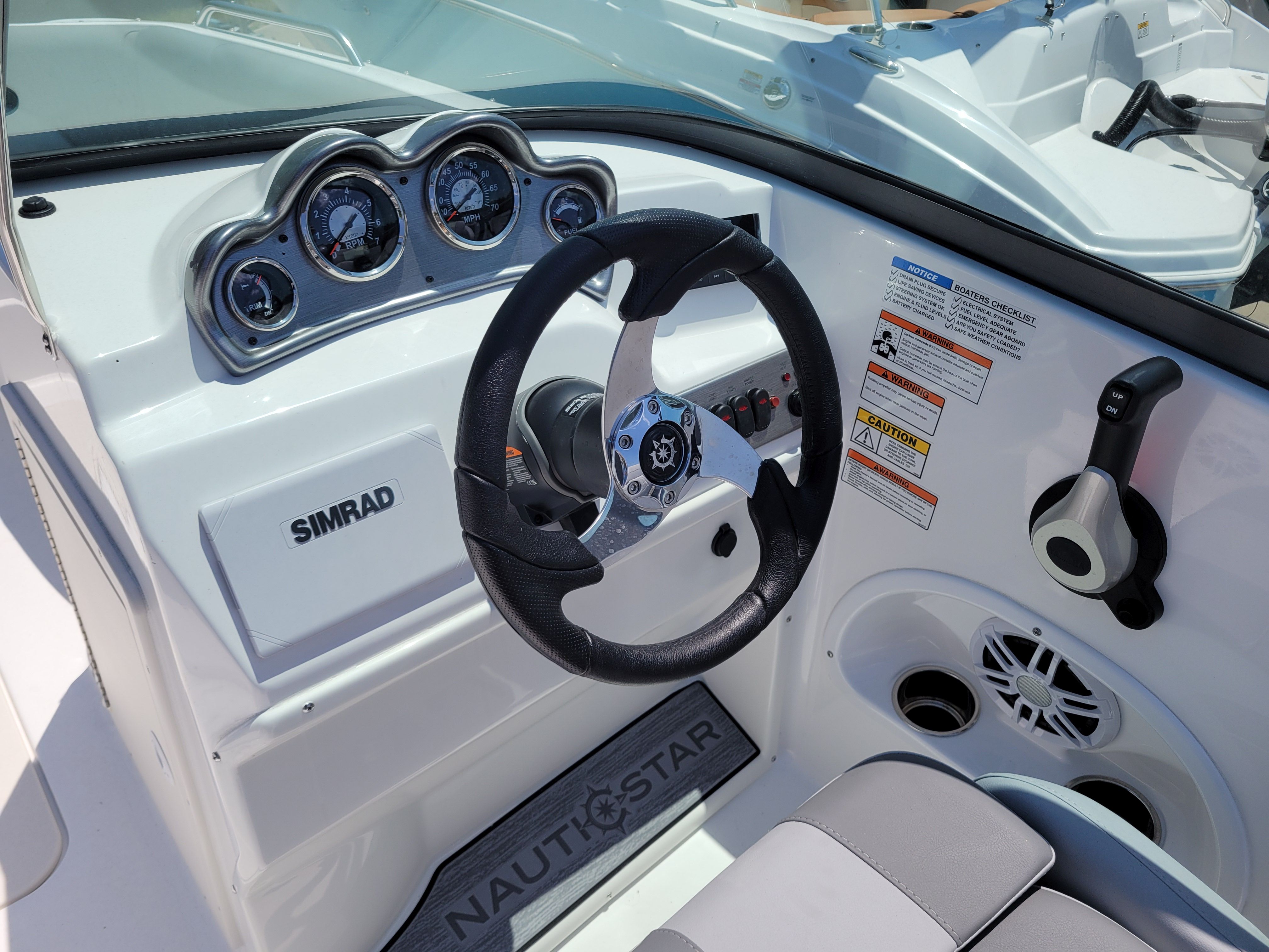 2024 NauticStar 203DC - CLOSEOUT PRICING!! - Photo 7