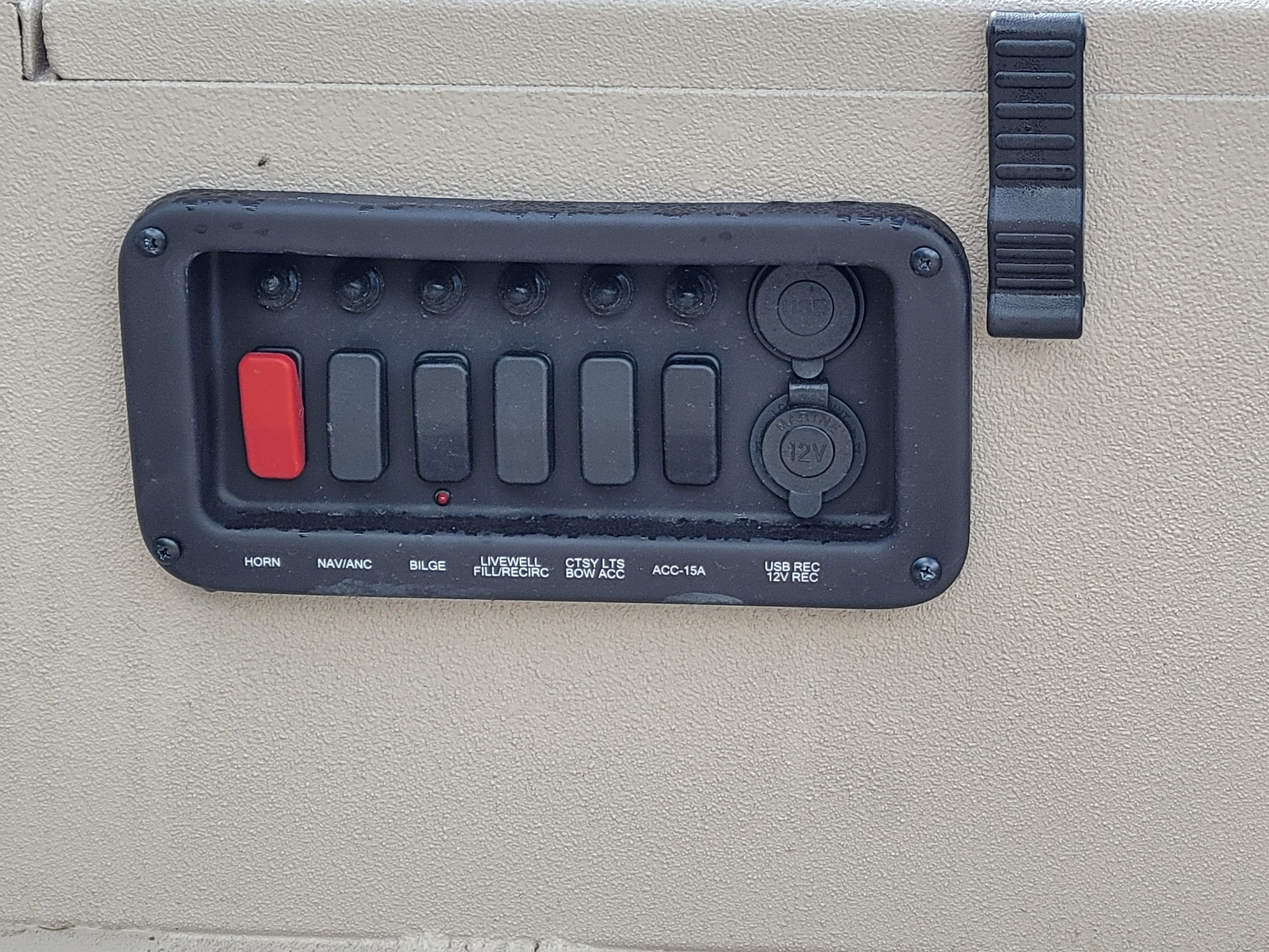 2025 Avid Boats 18 Commander - Photo 10