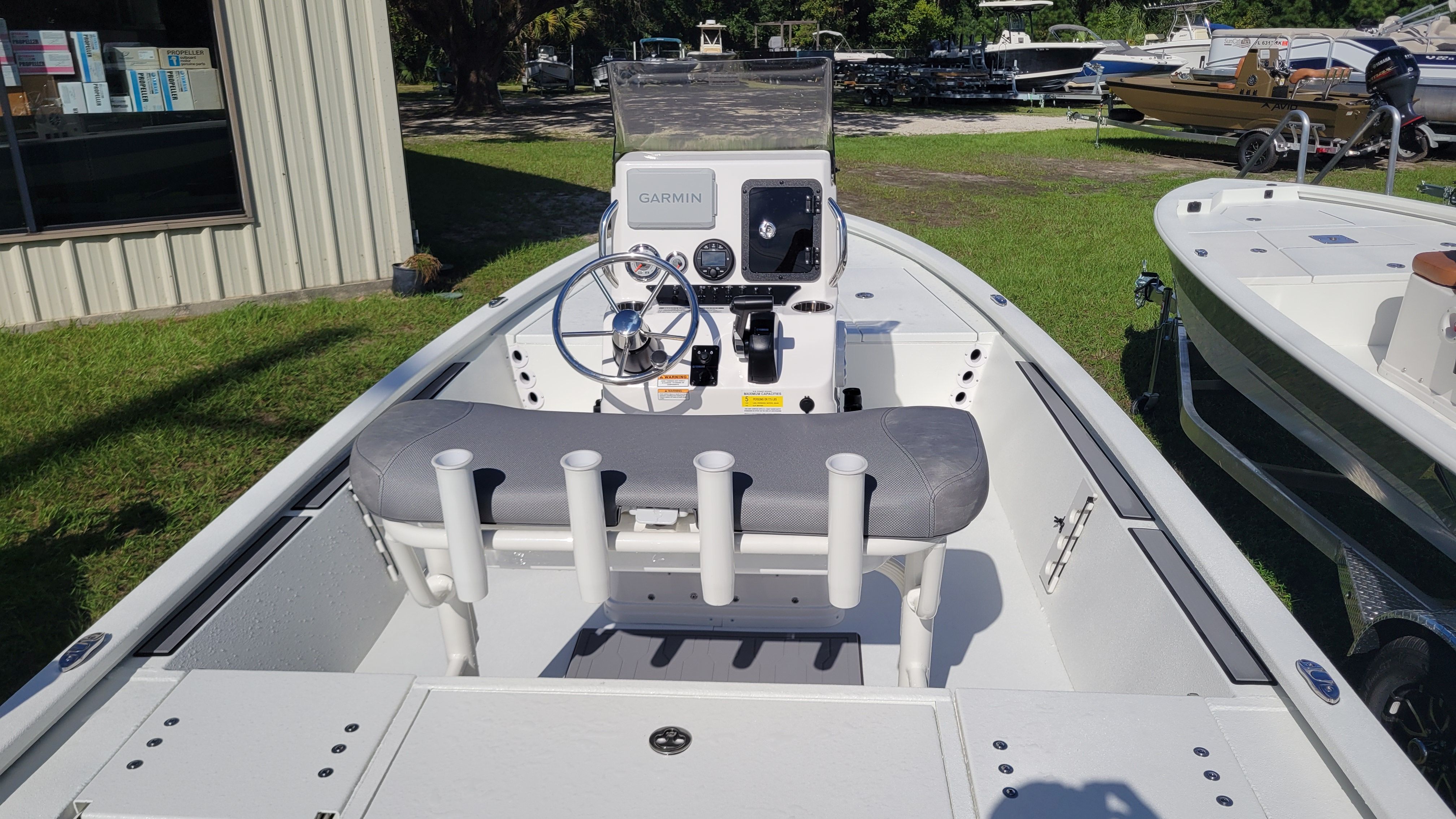 2025 Avid Boats 19FSX - Photo 6