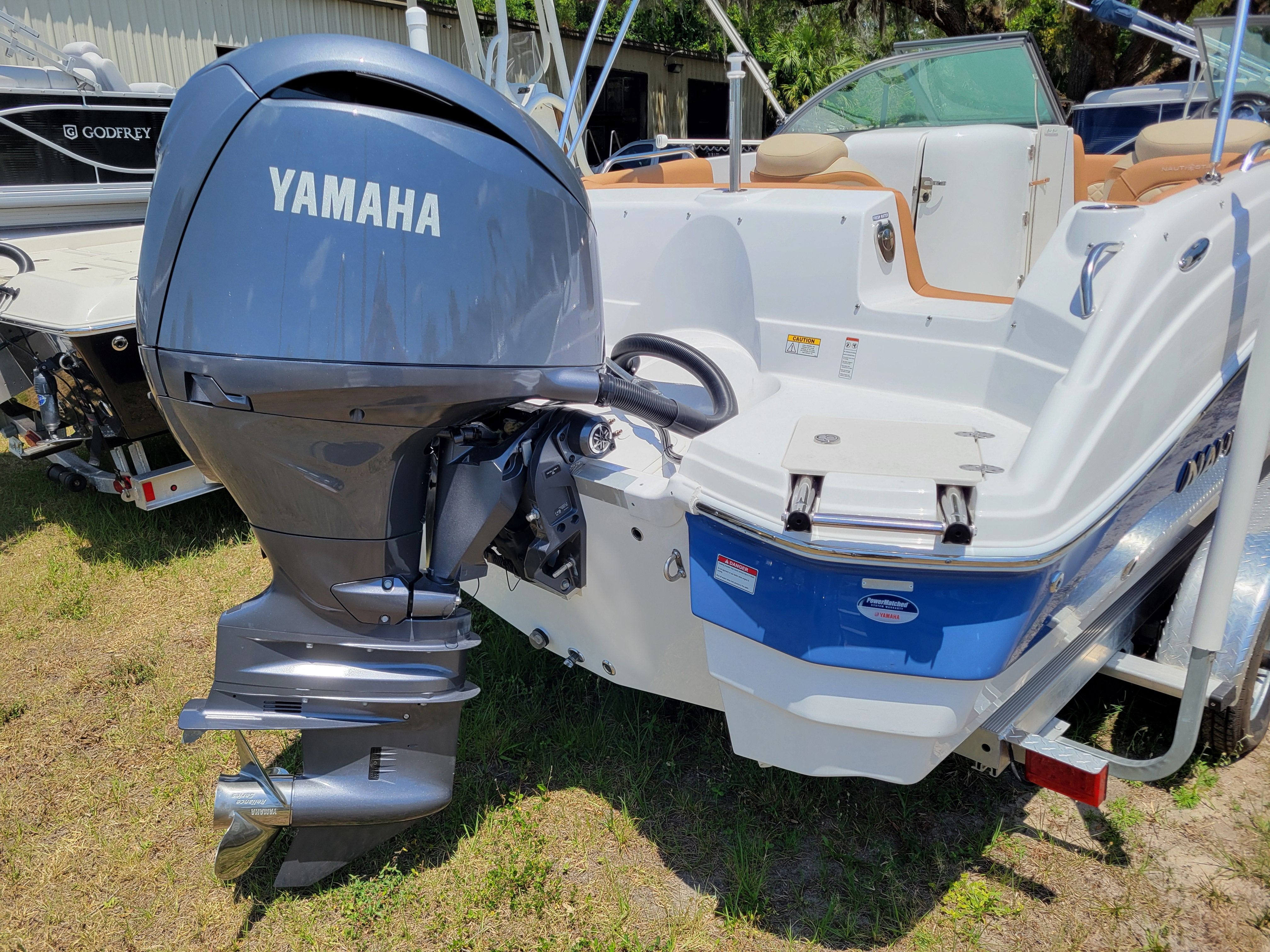2024 NauticStar 223DC - Photo 3