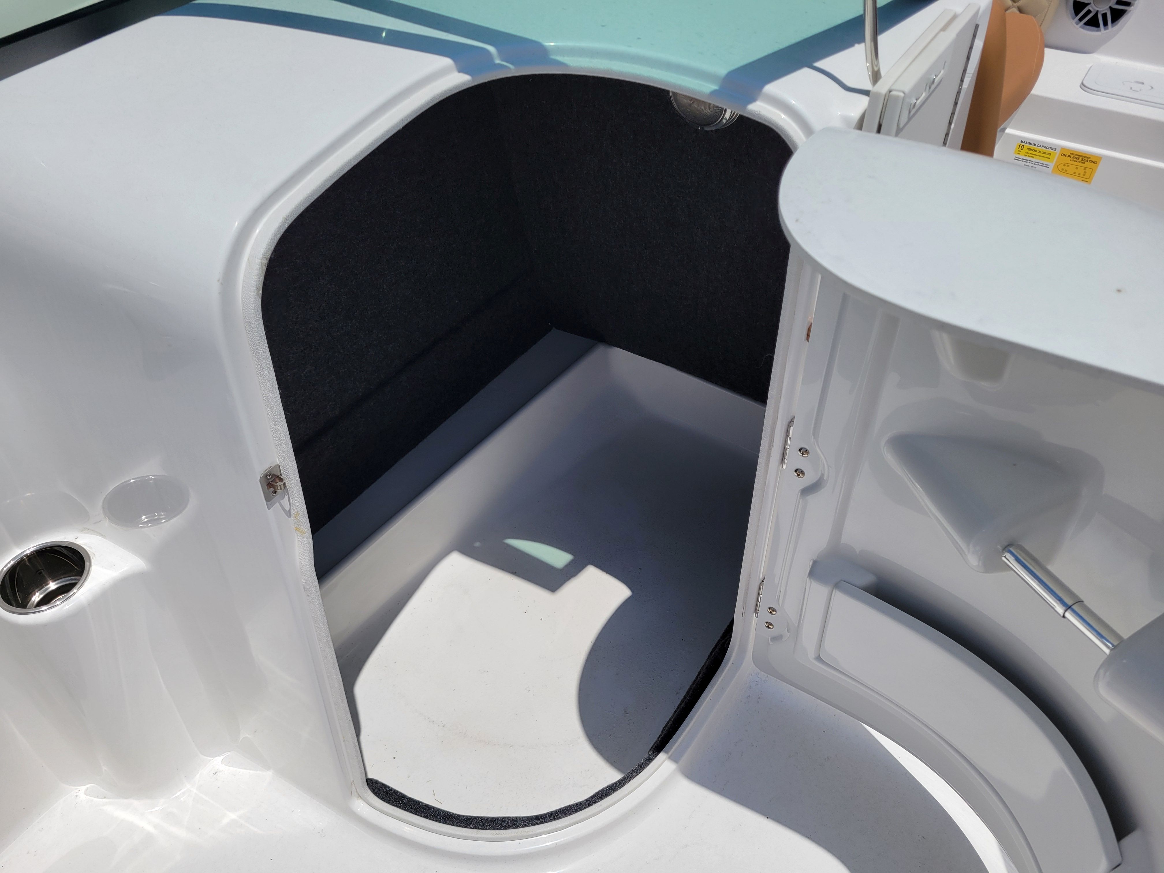 2024 NauticStar 223DC - Photo 9