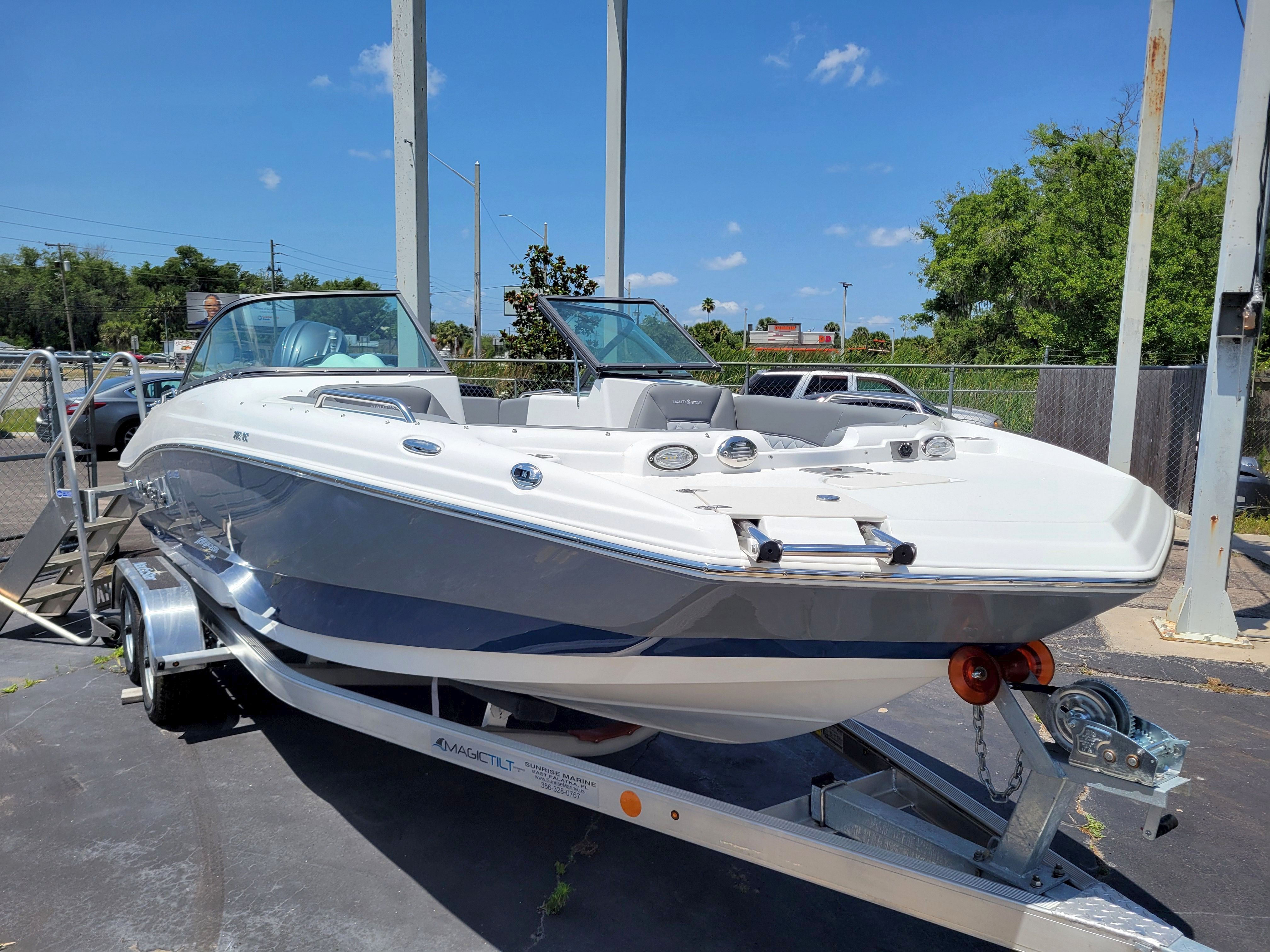 2024 NauticStar 203DC - Photo 2