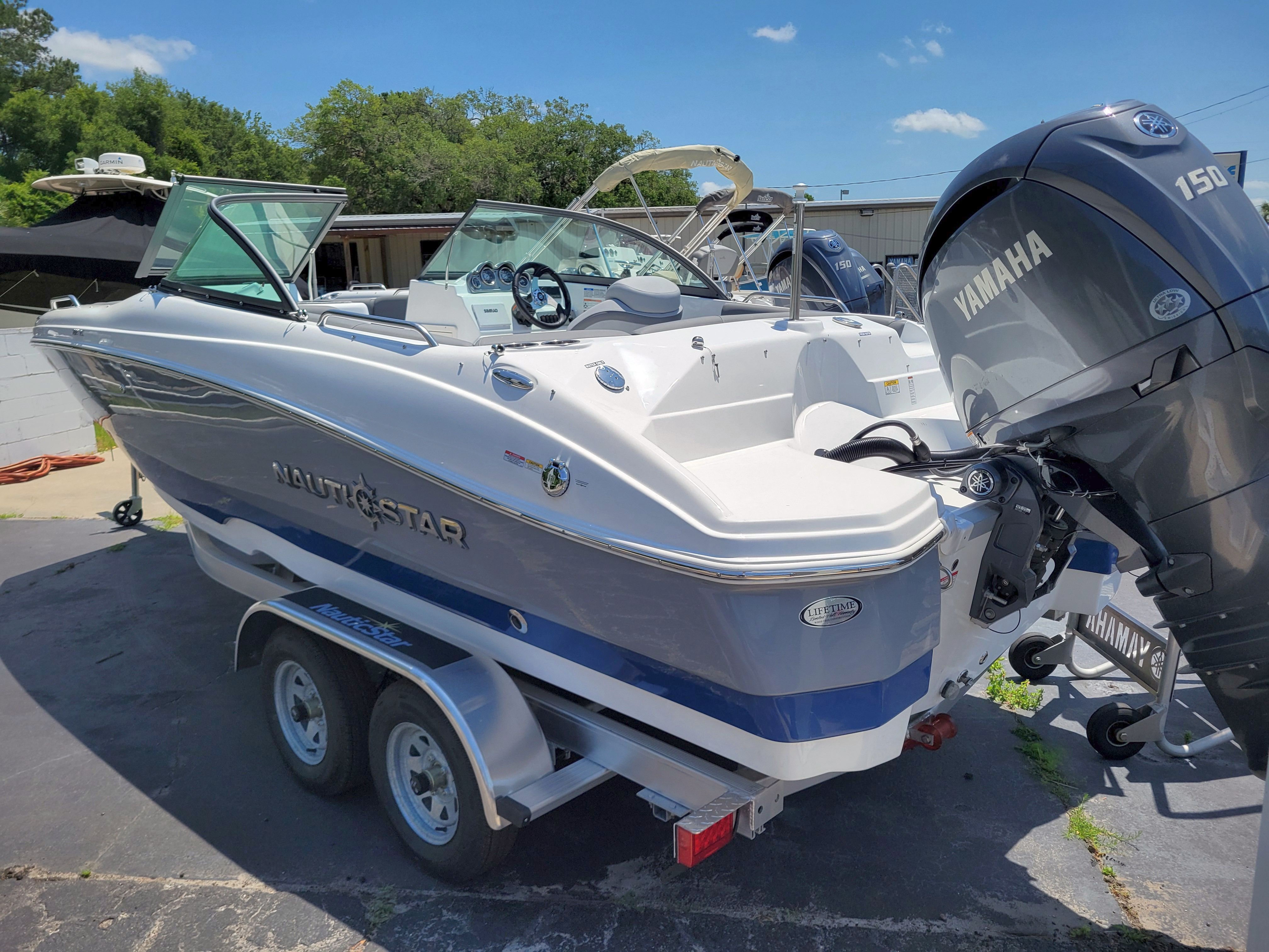 2024 NauticStar 203DC - Photo 3
