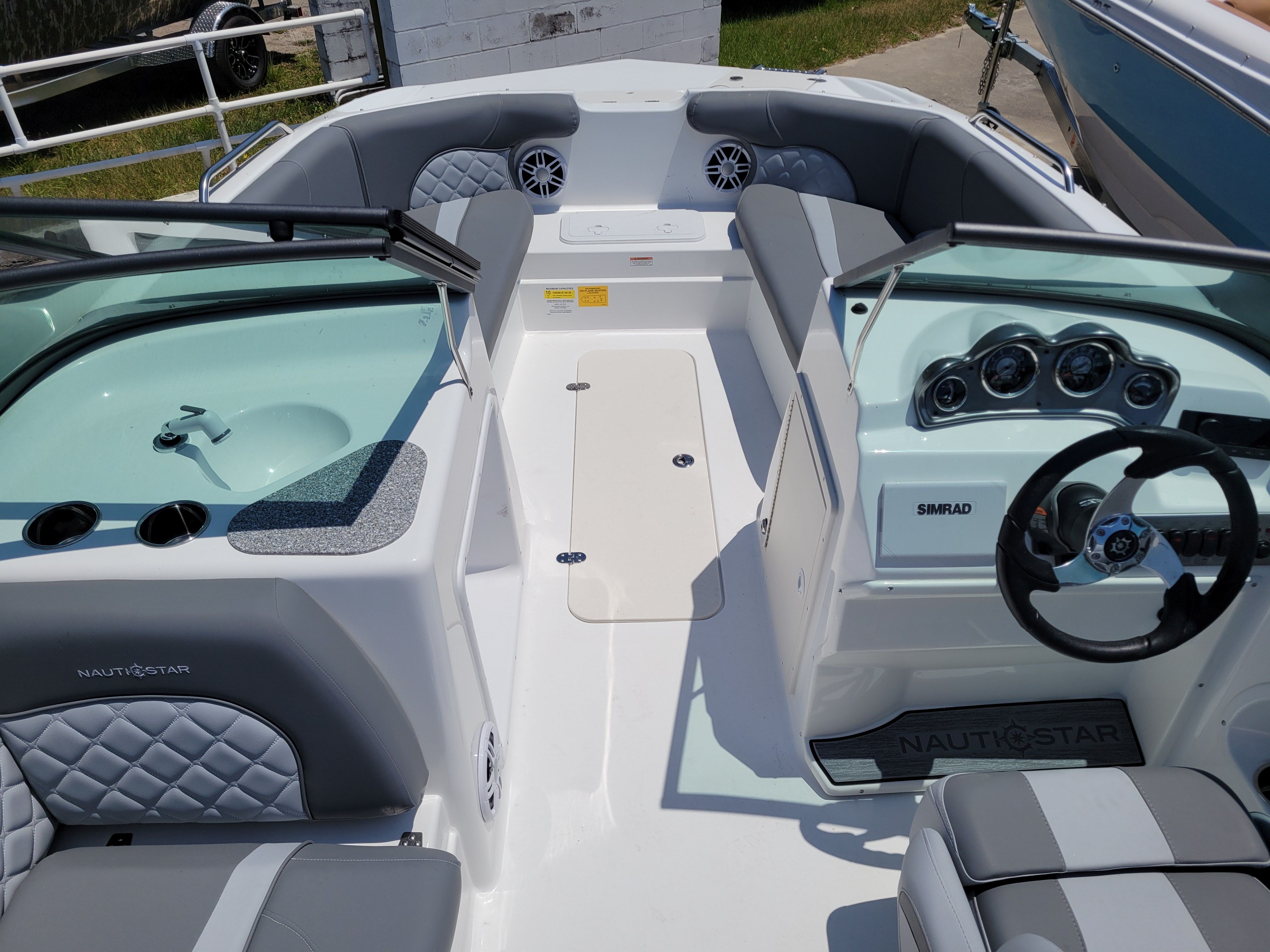 2024 NauticStar 203DC - Photo 5