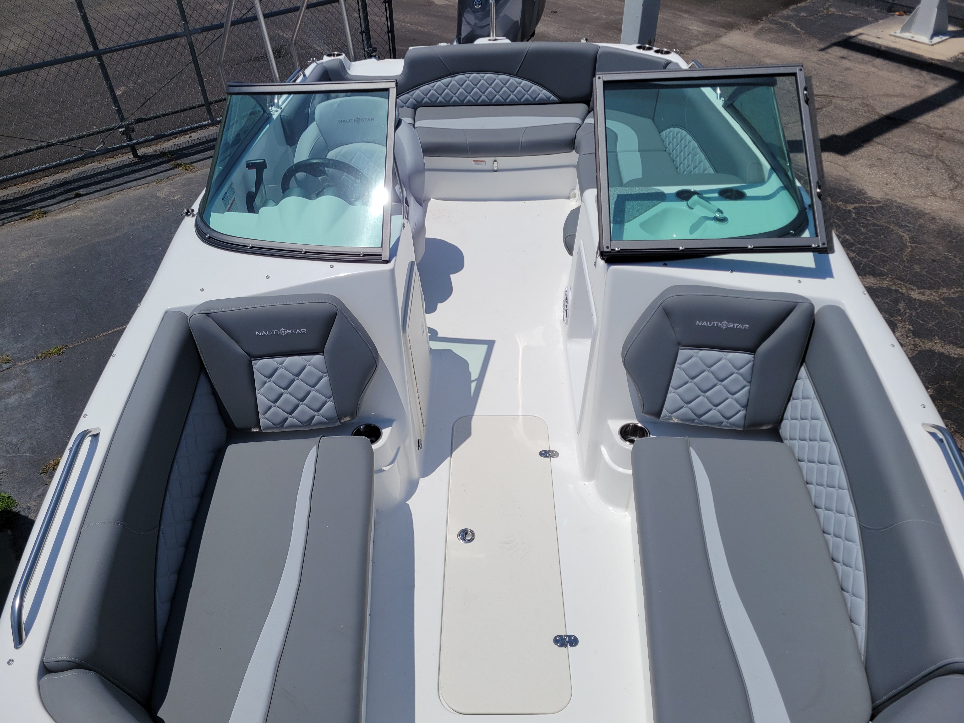 2024 NauticStar 203DC - Photo 6