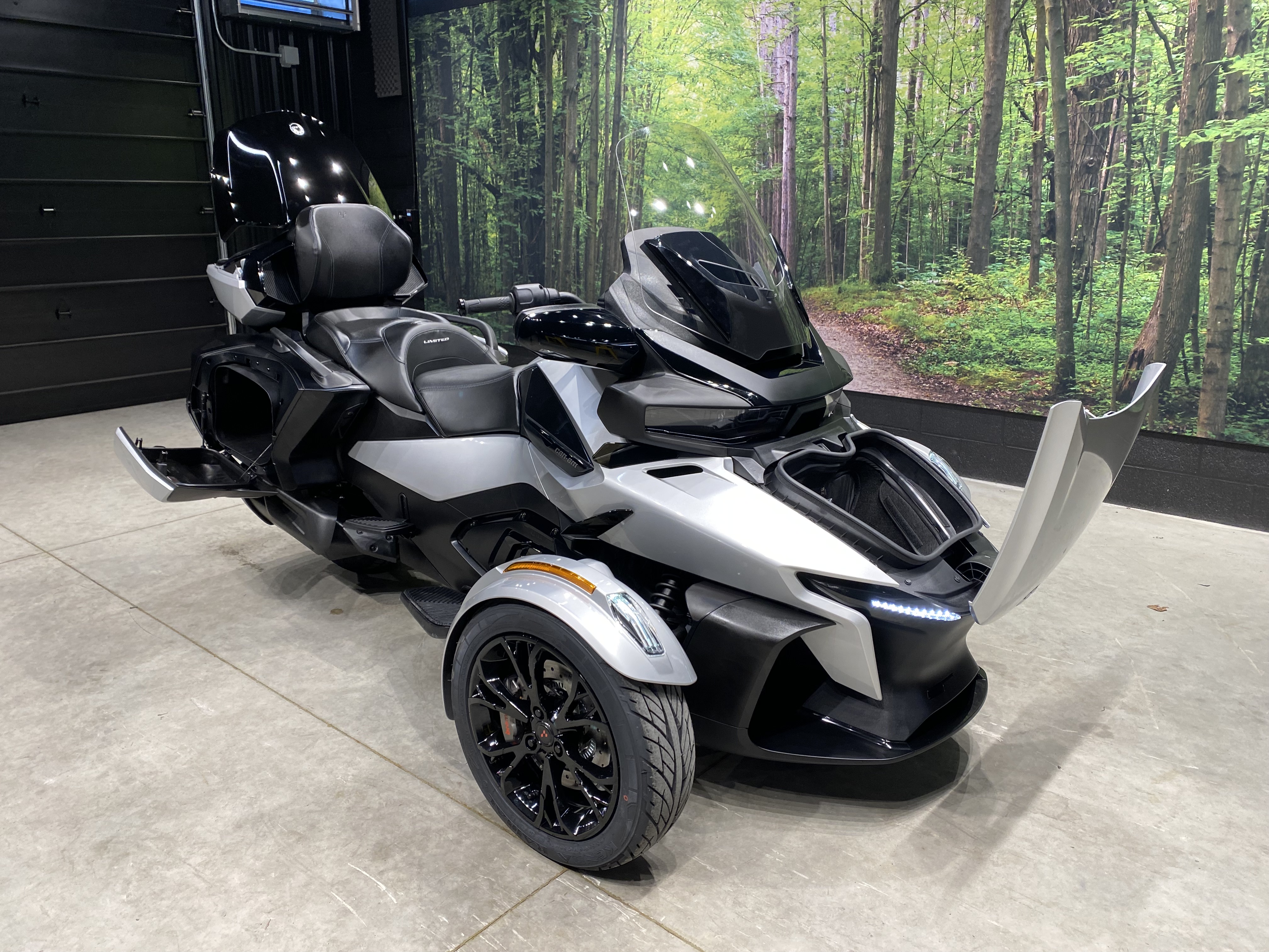2024 Can-Am Spyder RT Limited - Photo 8