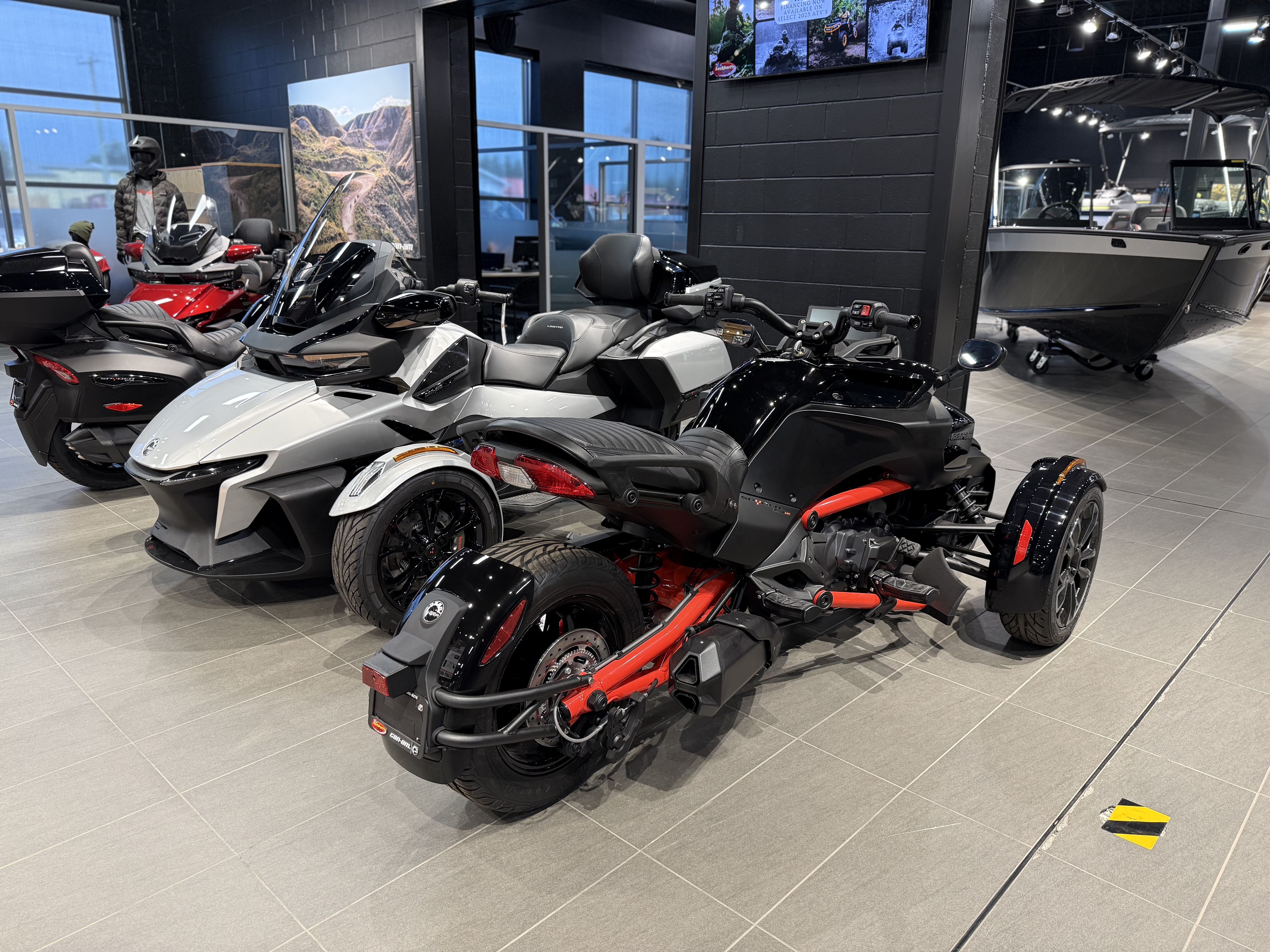 2024 Can-Am Spyder F3 S - Photo 4