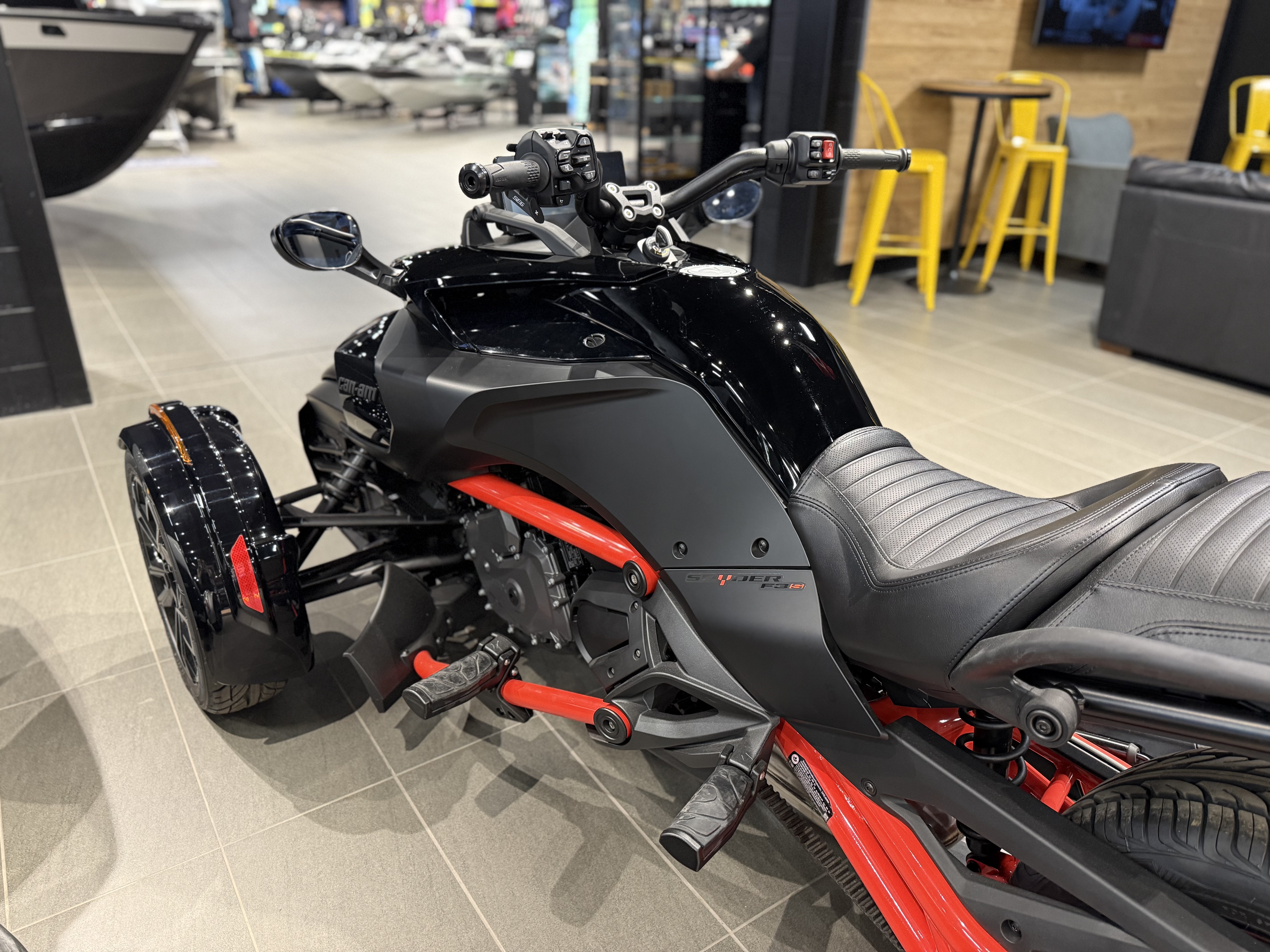 2024 Can-Am Spyder F3 S - Photo 6
