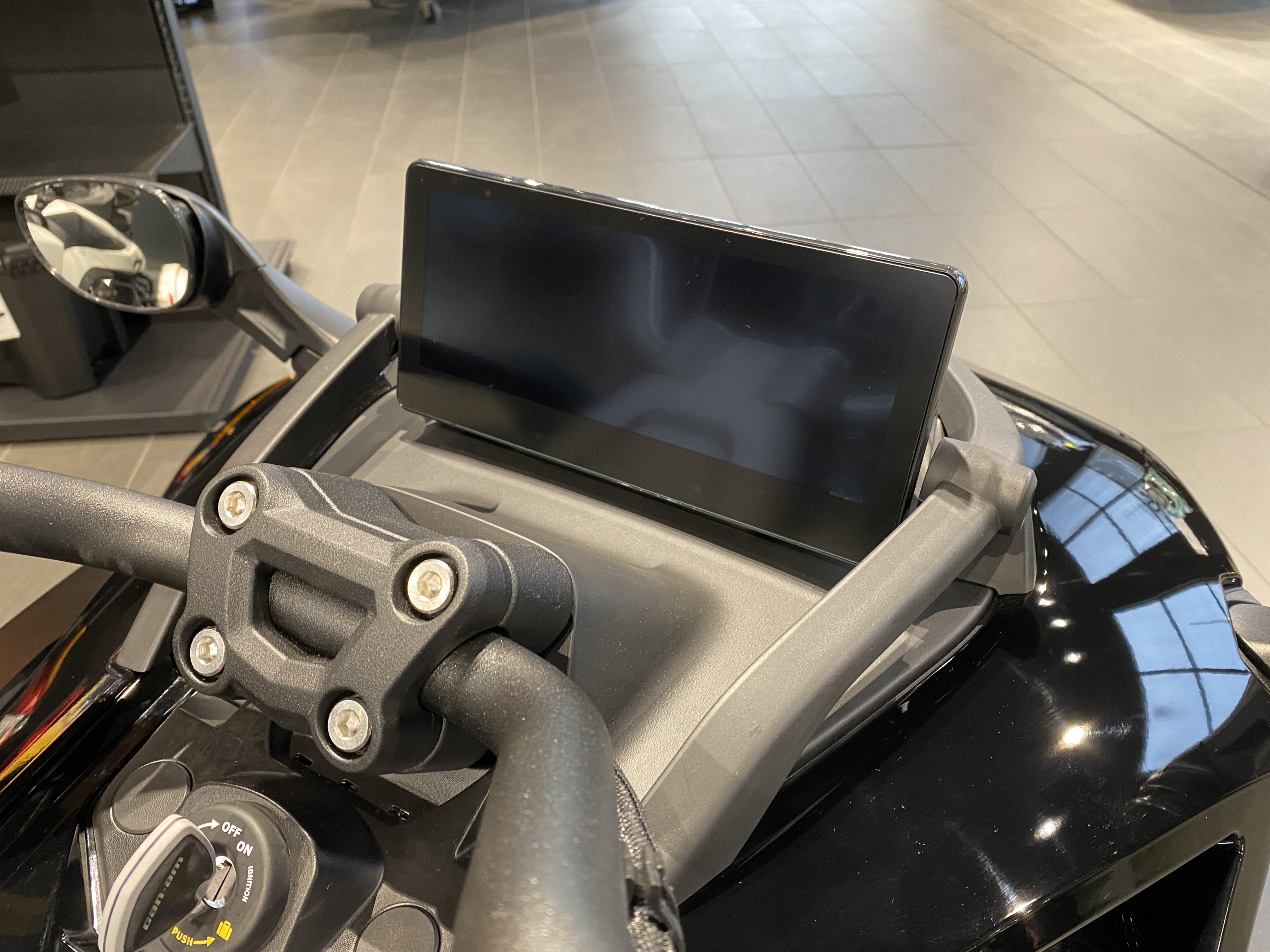 2024 Can-Am Spyder F3 S - Photo 13