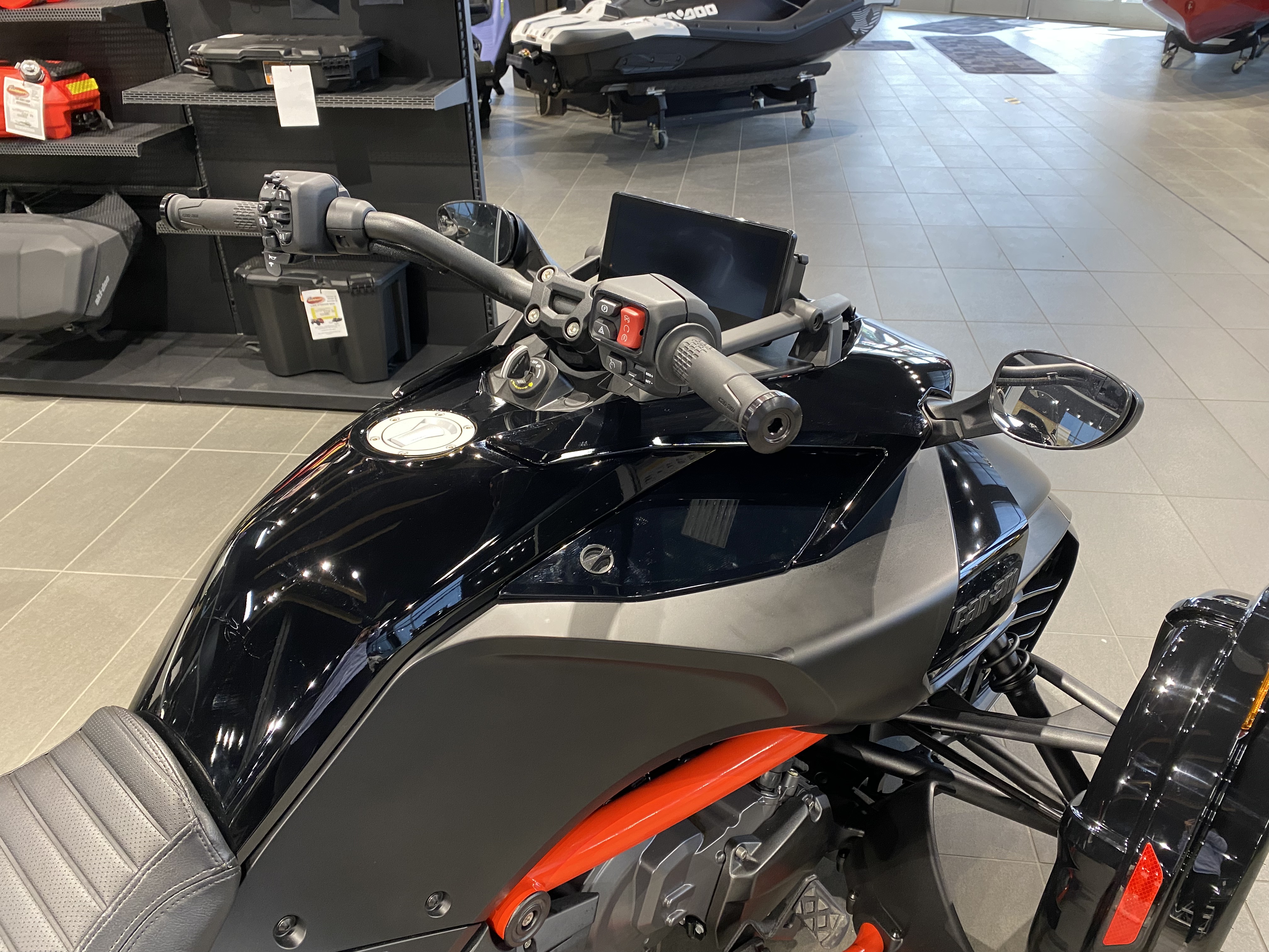 2024 Can-Am Spyder F3 S - Photo 14