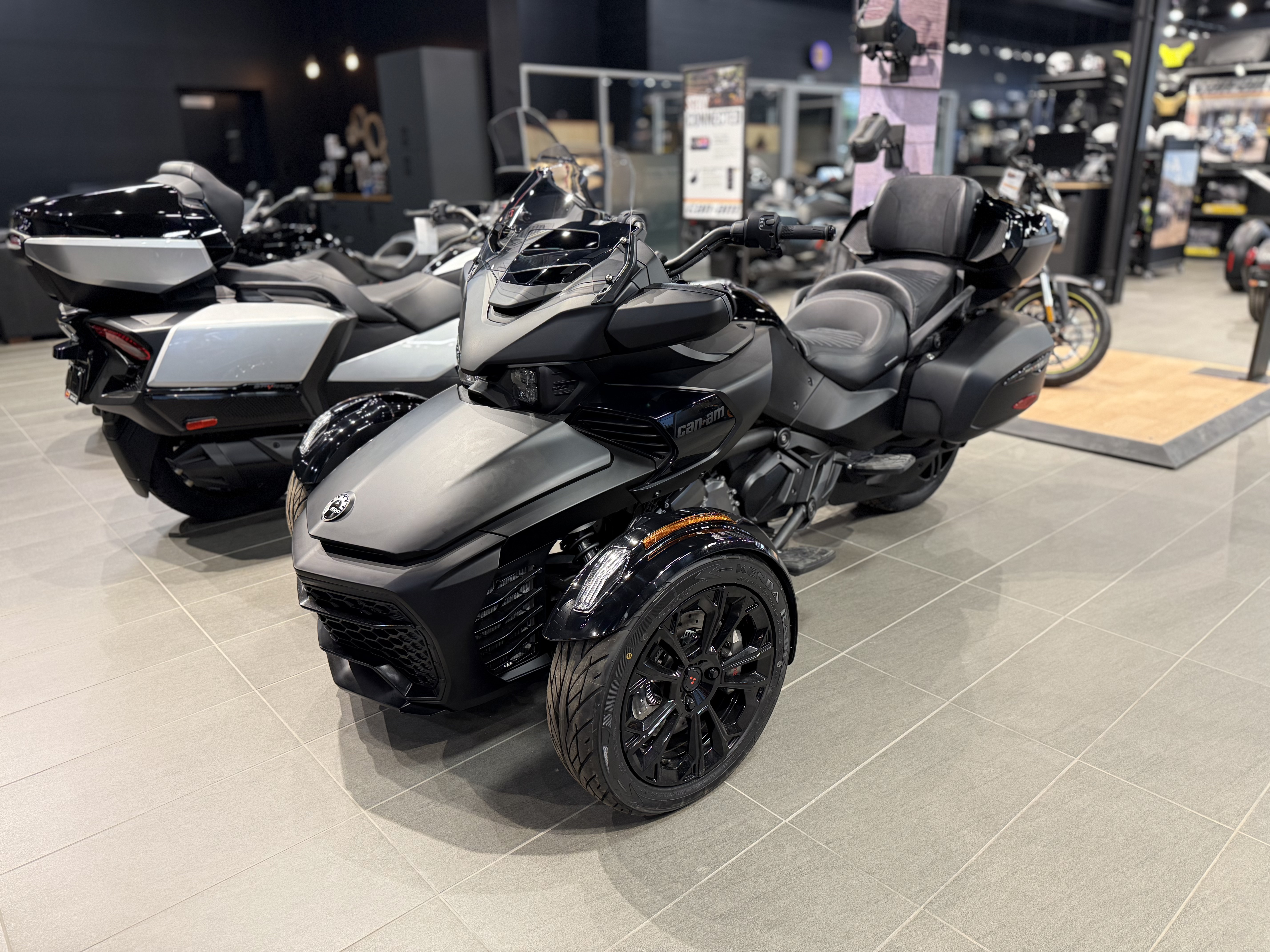 2024 Can-Am Spyder F3 Limited - Photo 2