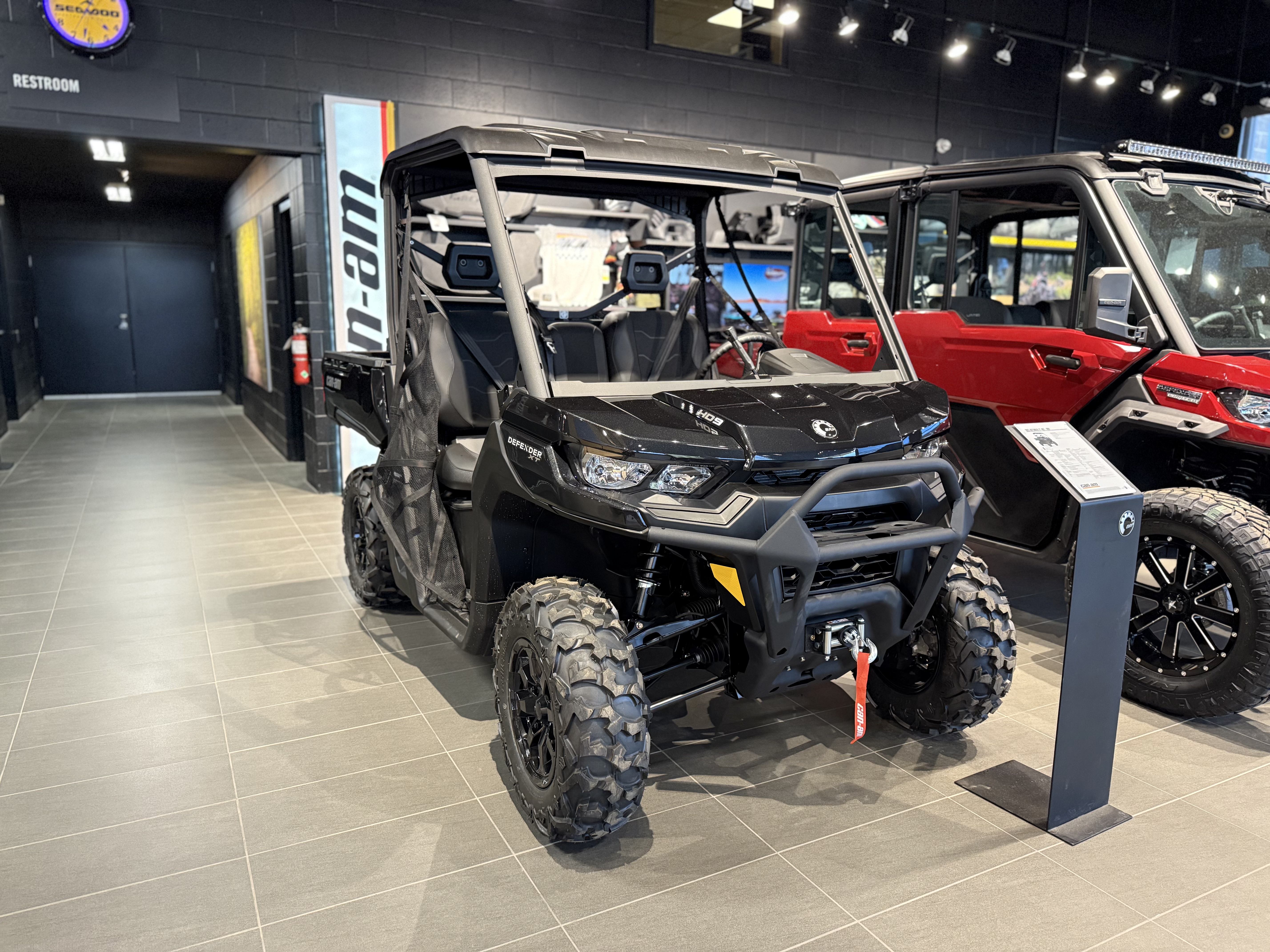 2025 Can-Am Defender XT HD9
