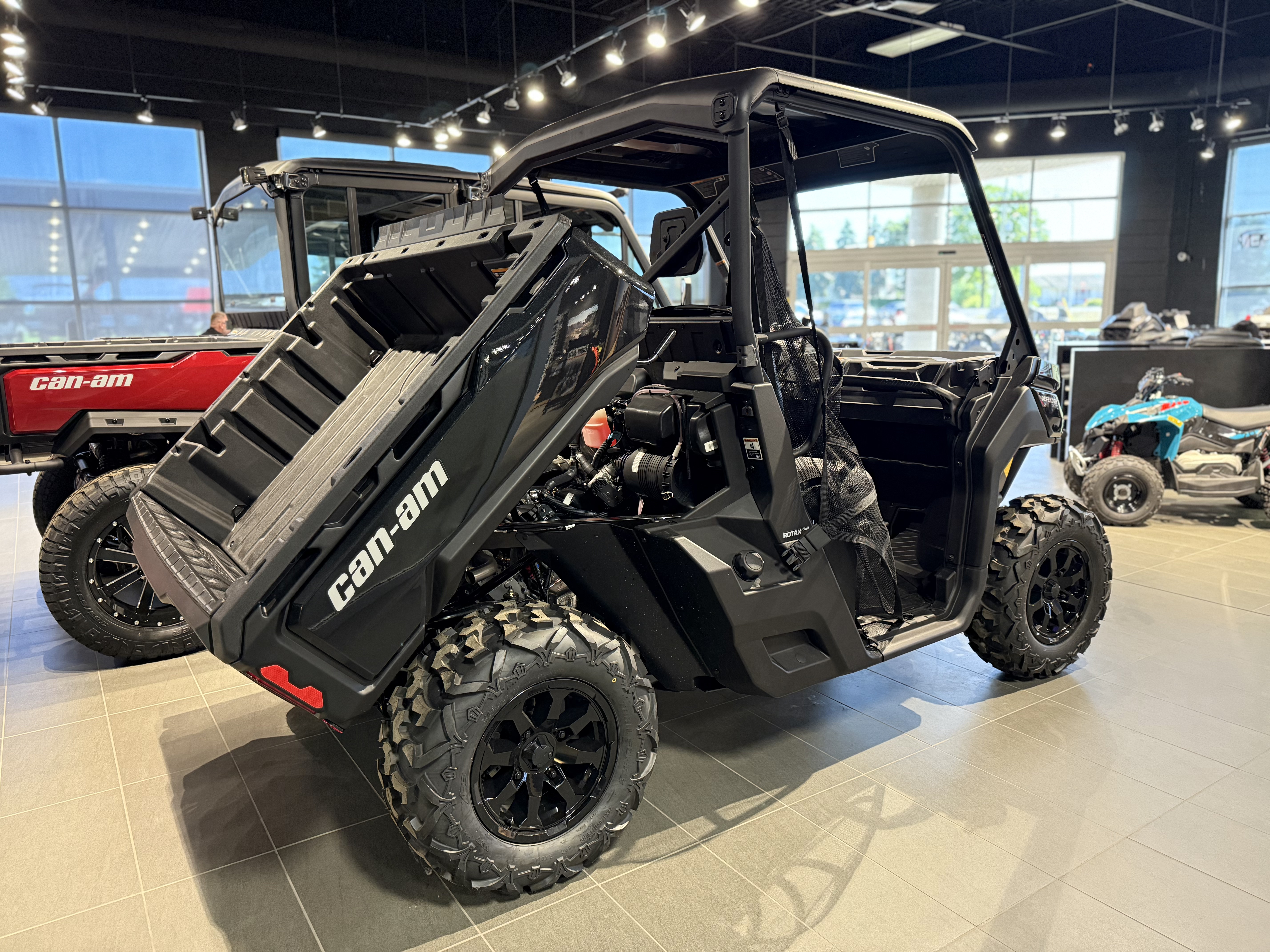 2025 Can-Am Defender XT HD9 - Photo 4