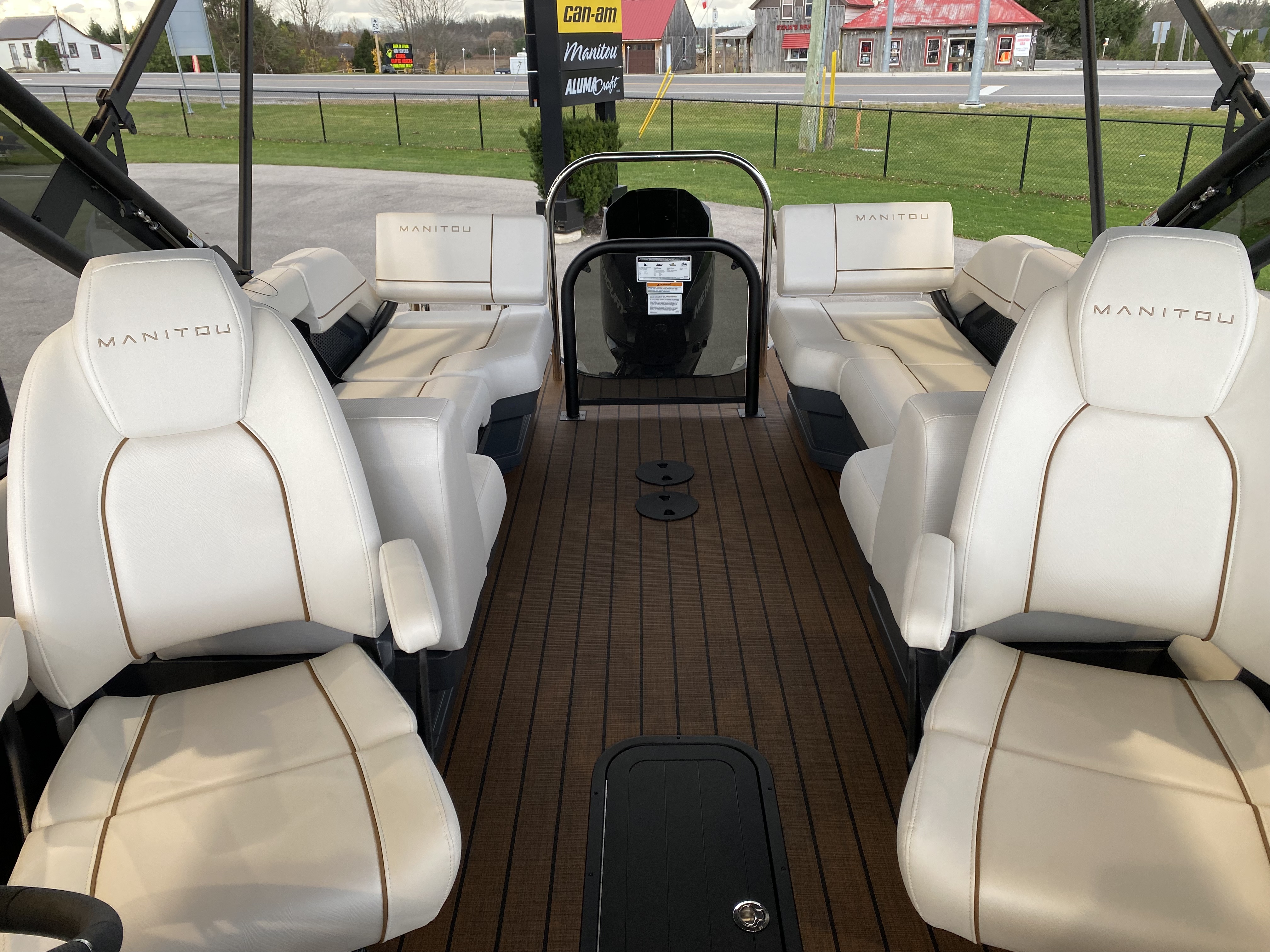 2025 Manitou 24' Explore Navigator w/ Mercury 200 XL - Photo 8
