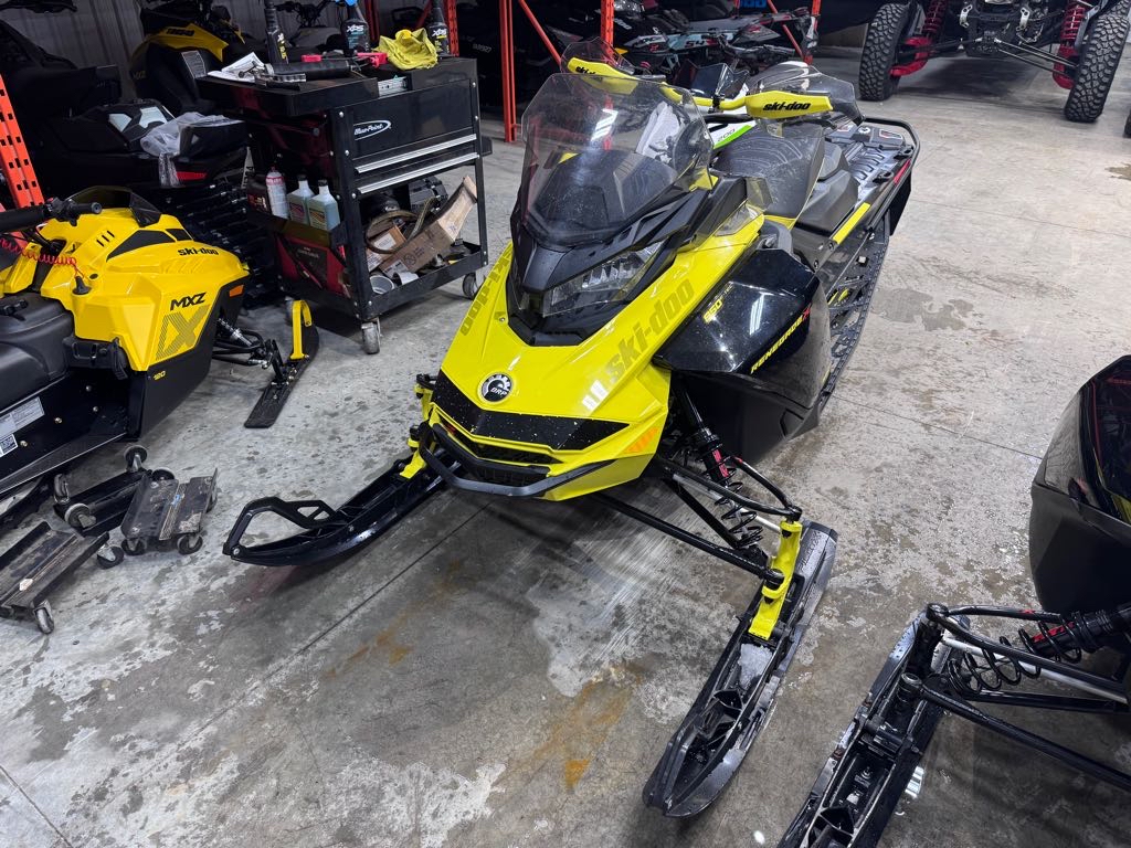 2022 Ski-Doo Renegade X-RS 850 E-TEC